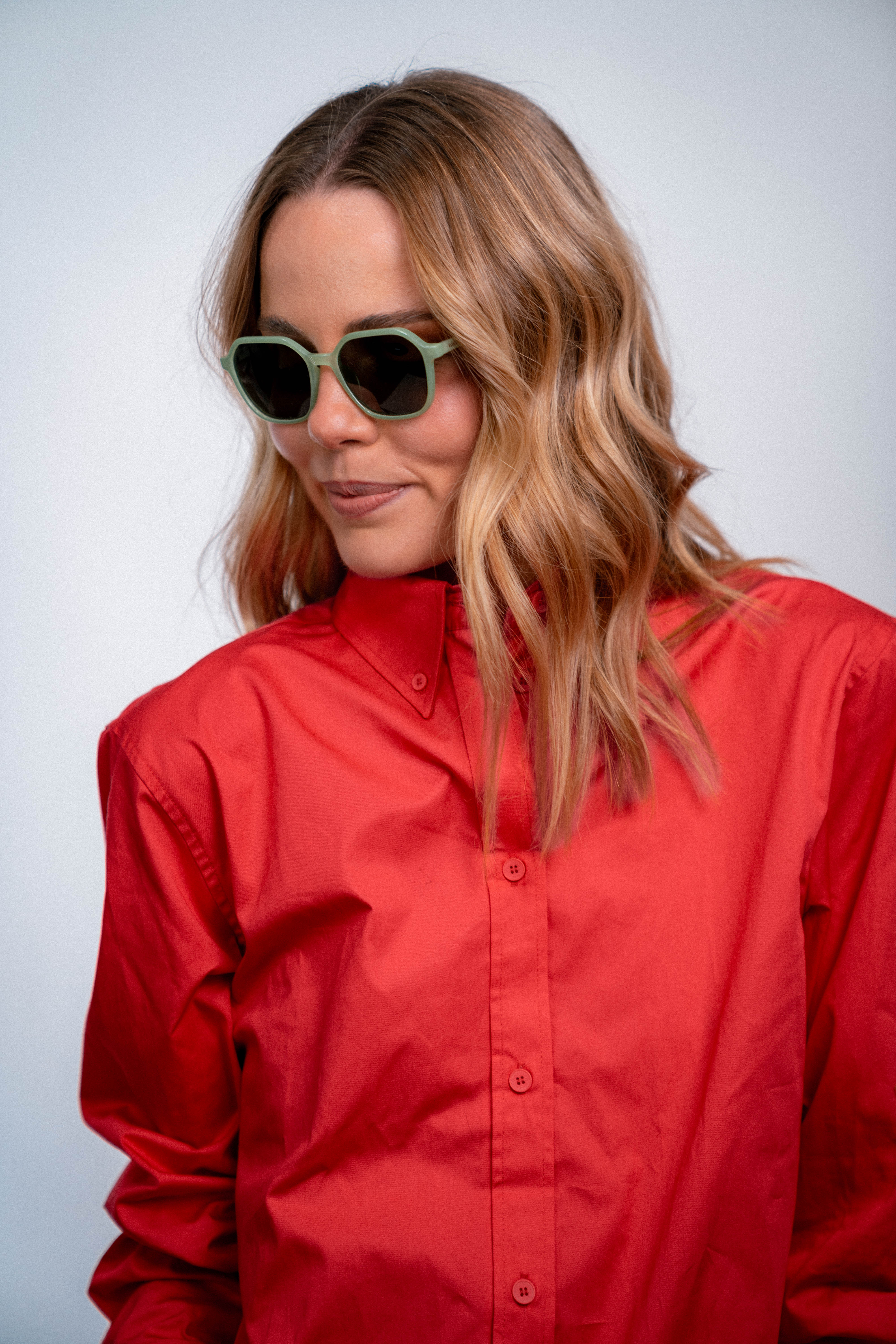 lunettes de soleil en bouteilles de plastique recycles vallee light lime pepper green vert ple parafina unisexe lunettes vallee bouteille recyclee vert l armoire poethique 3