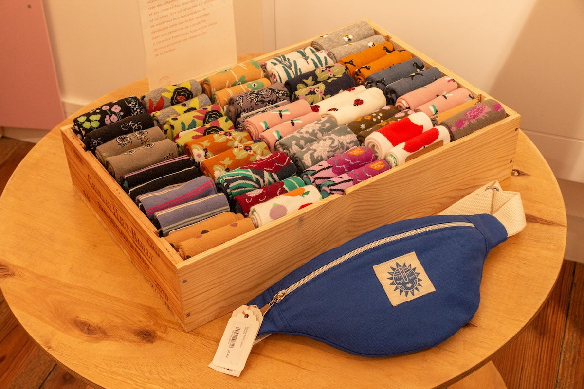 Accessoires pour femme, Armoire Poéthique
