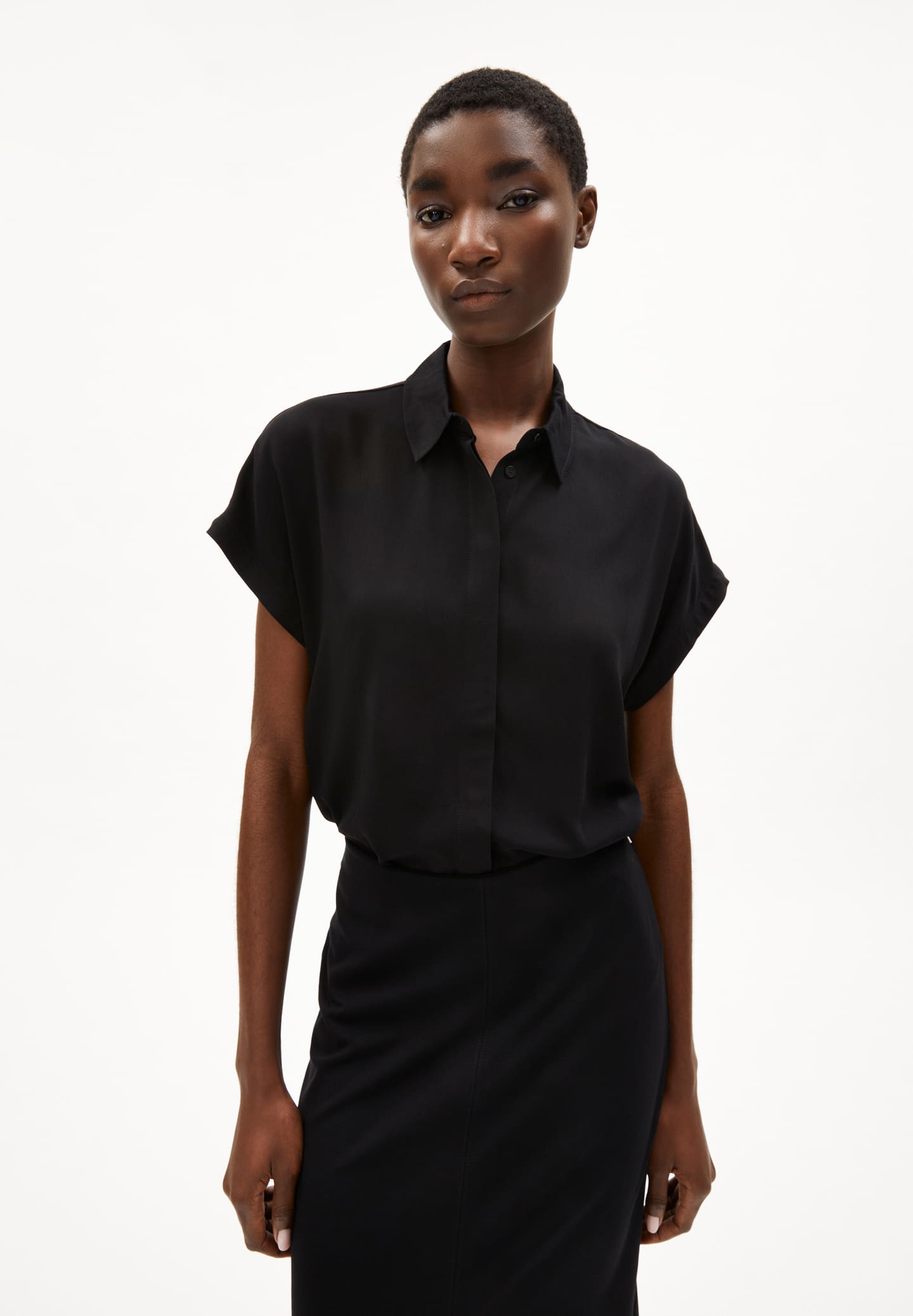 armedangels femme blouse larisaana lenzing ecovero noir l armoire poethique  5