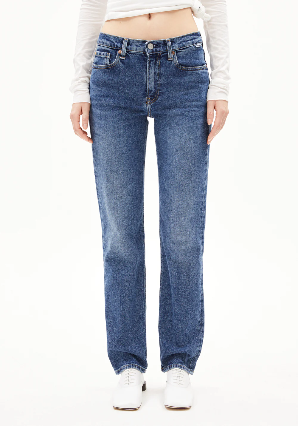 armedangels femme jean droit carenaa atmospheric coton recycle bleu jean l armoire poethique 1