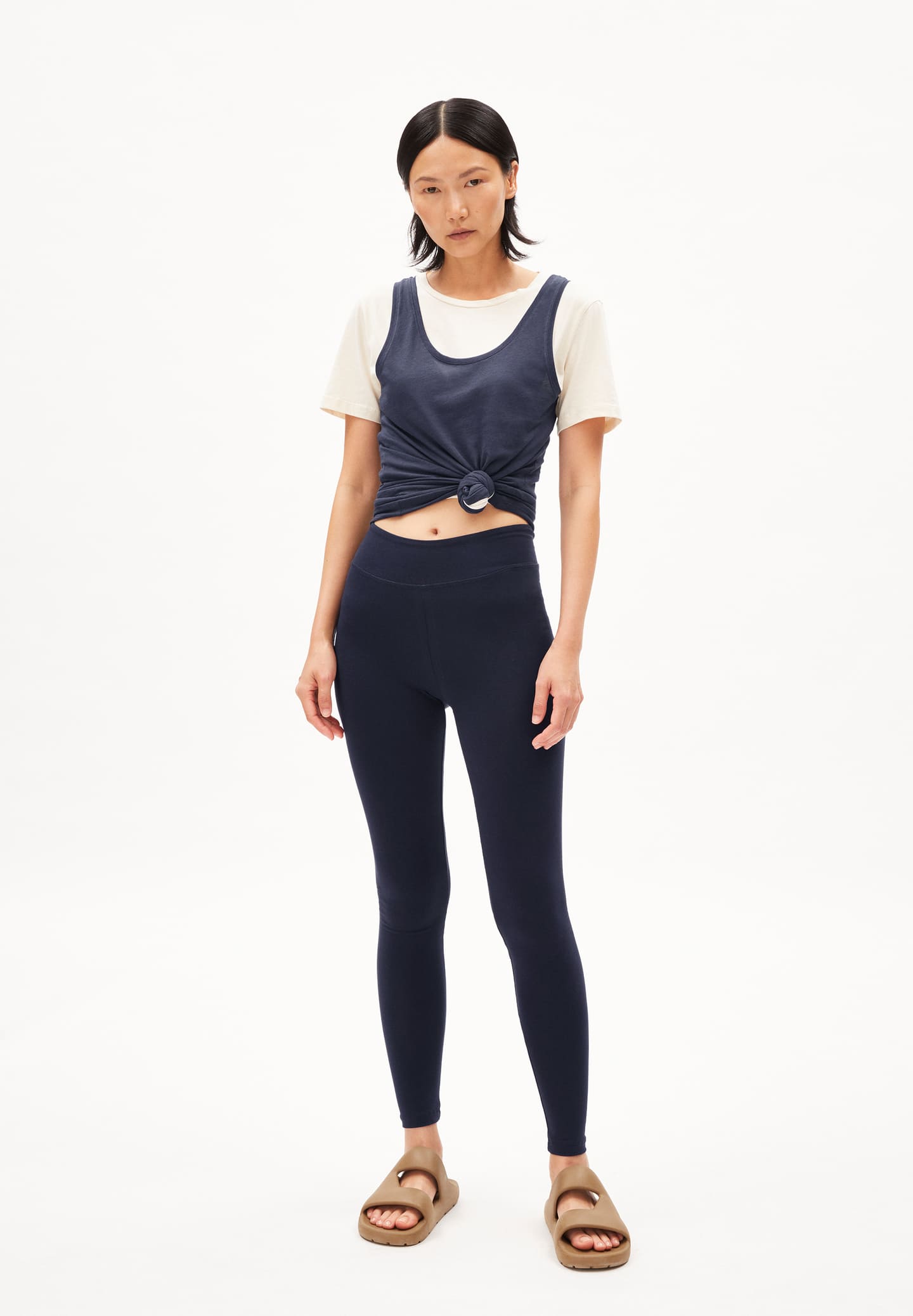 armedangels femme pantalon faribaa coton bio bleu marine l armoire poethique  4