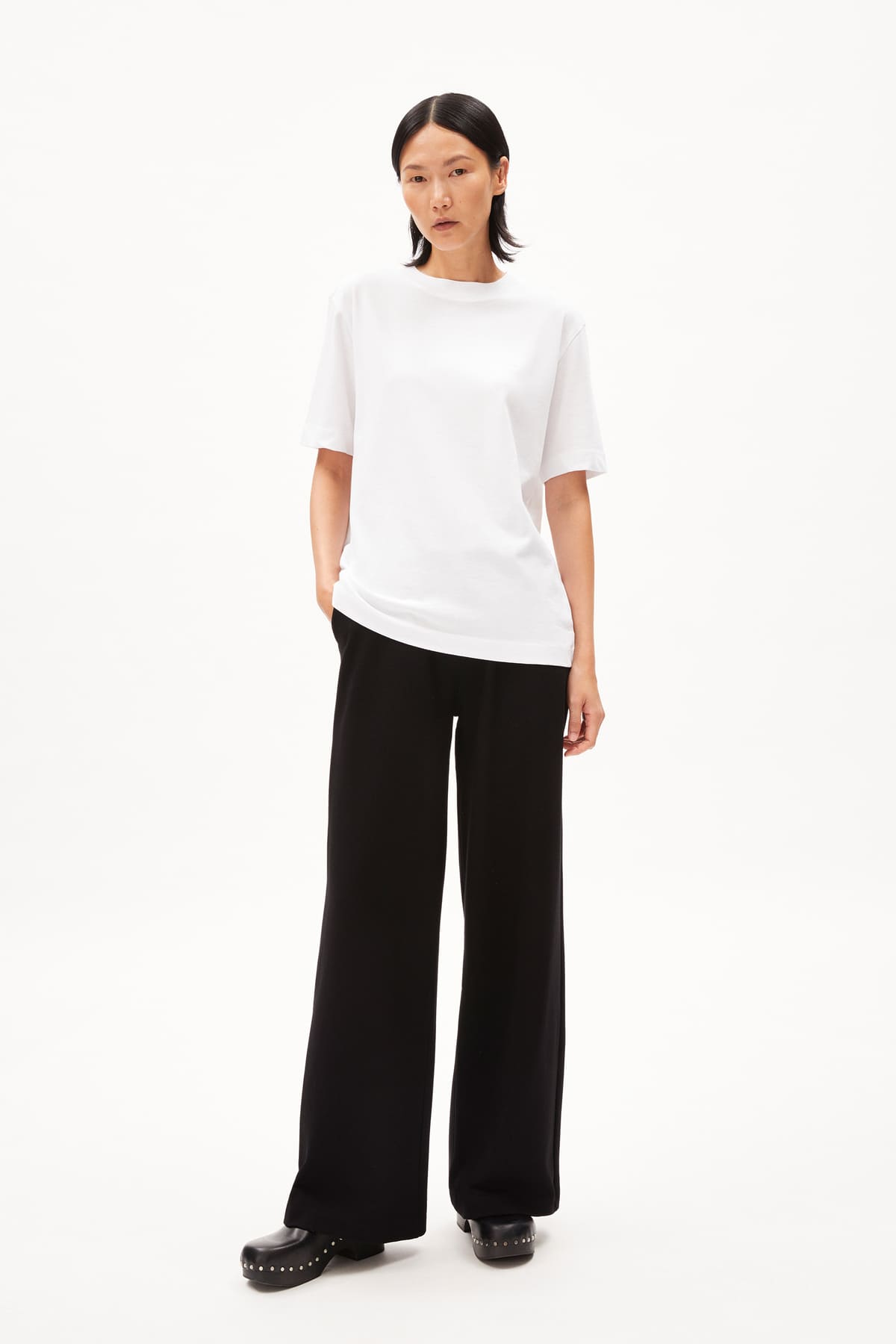 Pantalon large en lenzing ecovero himaari · noir