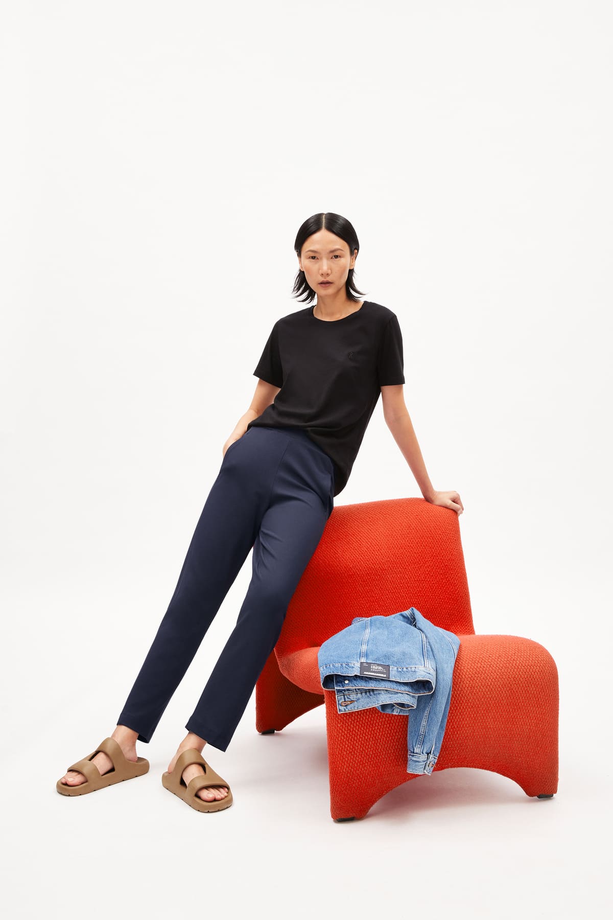 armedangels femme pantalon magdaalena bleu marine lenzing ecovero l armoire poethique 3