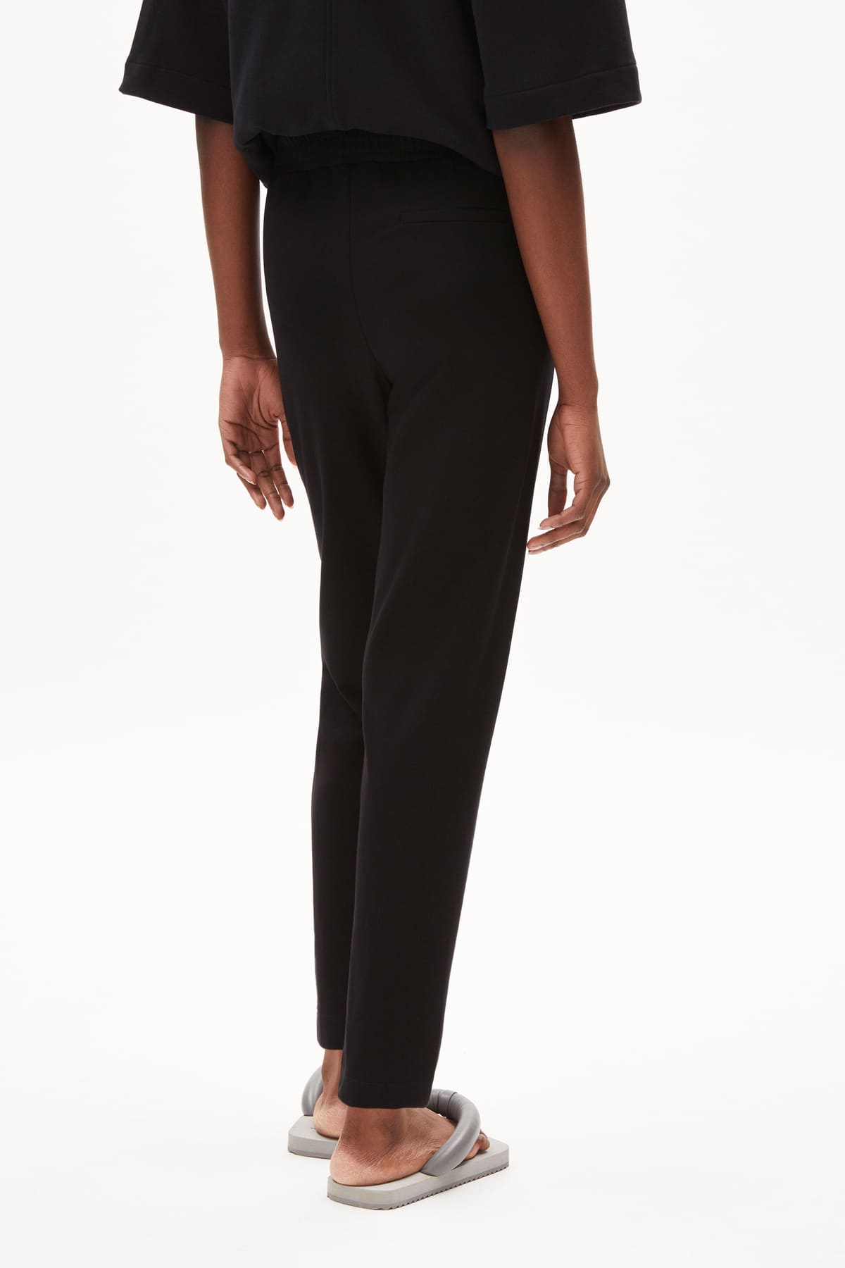 Pantalon en lenzing ecovero magdaalena · noir