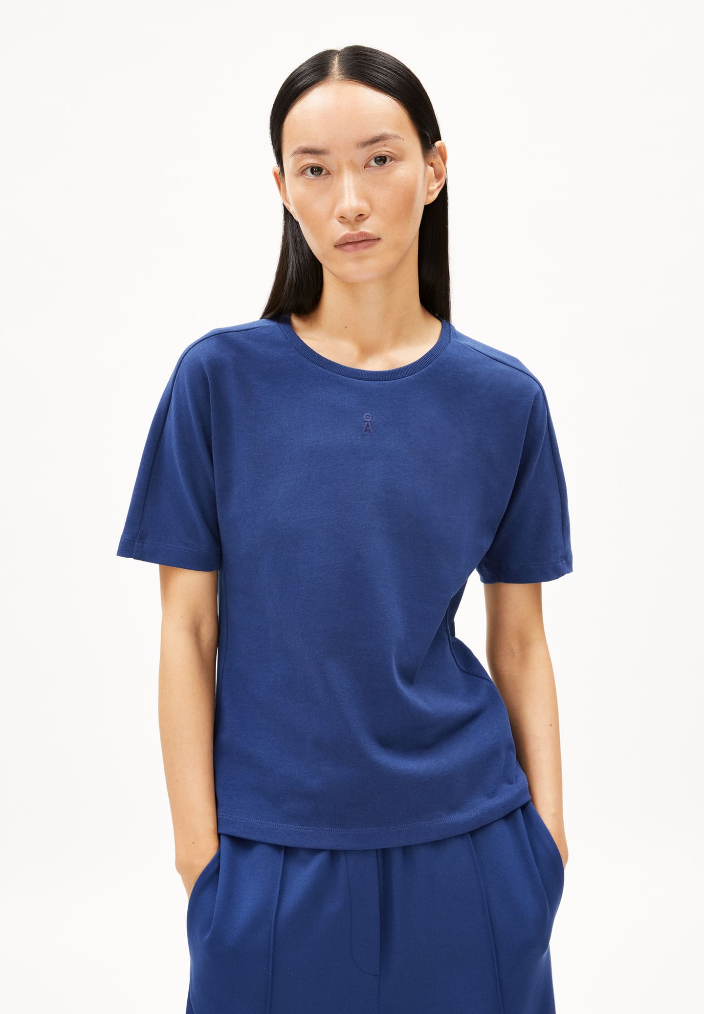 armedangels femme t shirt frodinaa coton bio bleu l armoire poethique  5