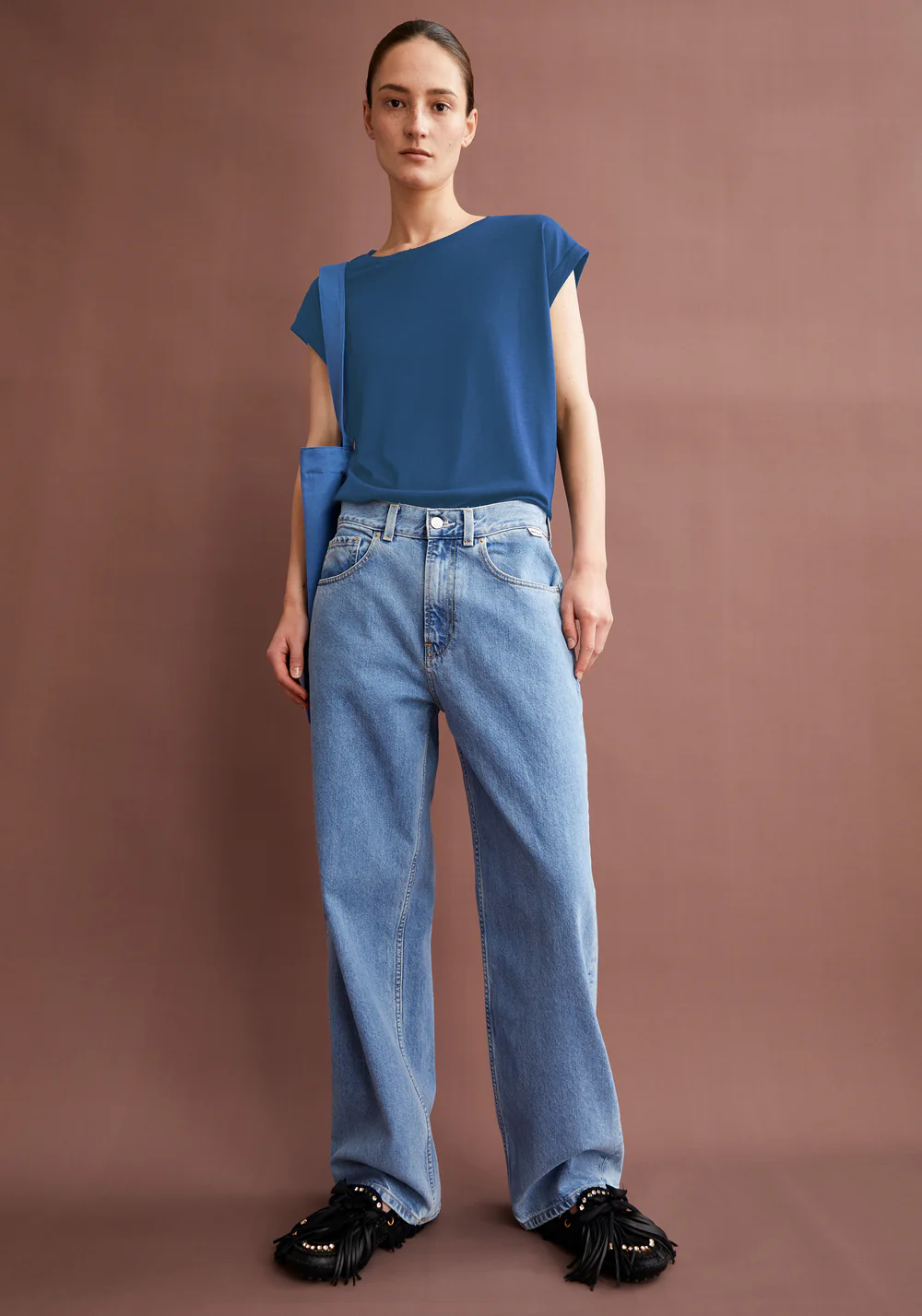 armedangels femme t shirt jilaana tencel lyocell bleu l armoire poethique  3