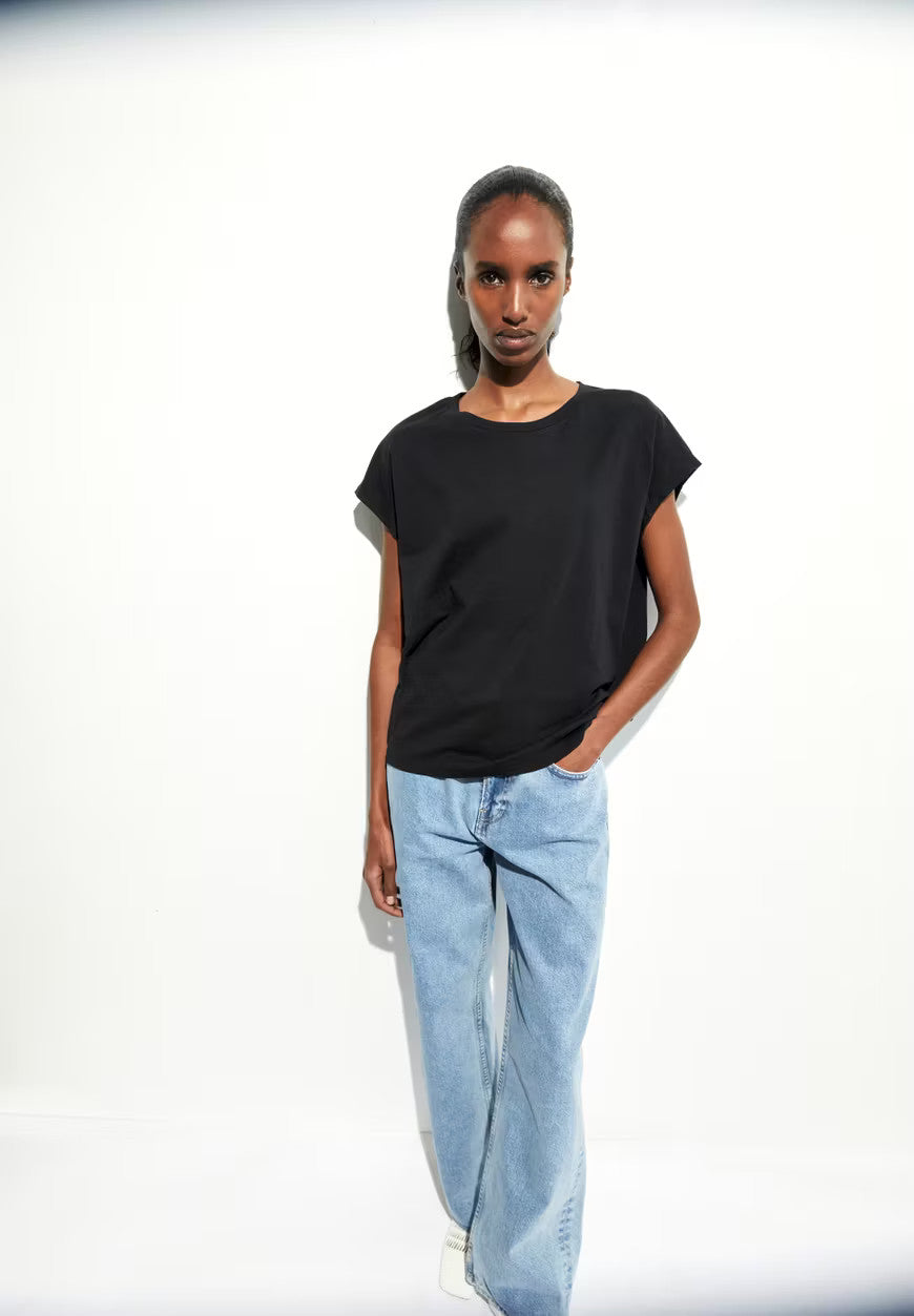 armedangels femme t shirt oneliaa coton bio noir l armoire poethique  4