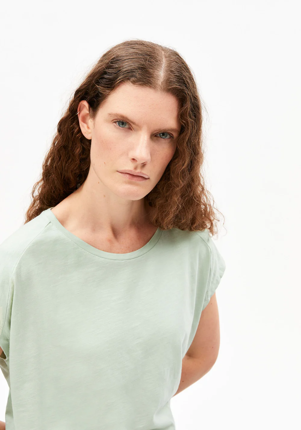 armedangels femme tee shirt slub jersey coton bio vert l armoire poethique 5