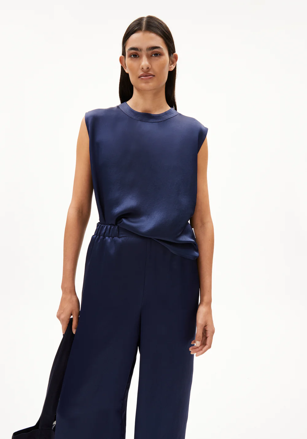 armedangels femme top neraali nialaa acetate renew bleu marine l armoire poethique 1