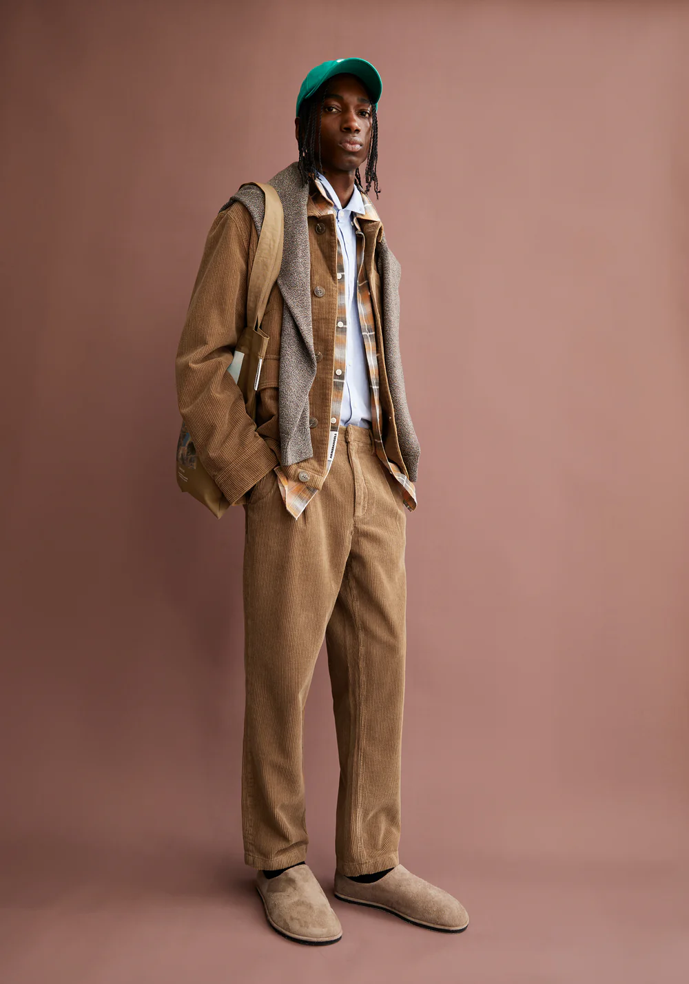 armedangels homme pantalon pinces araanio velours coton bio beige l armoire poethique 3