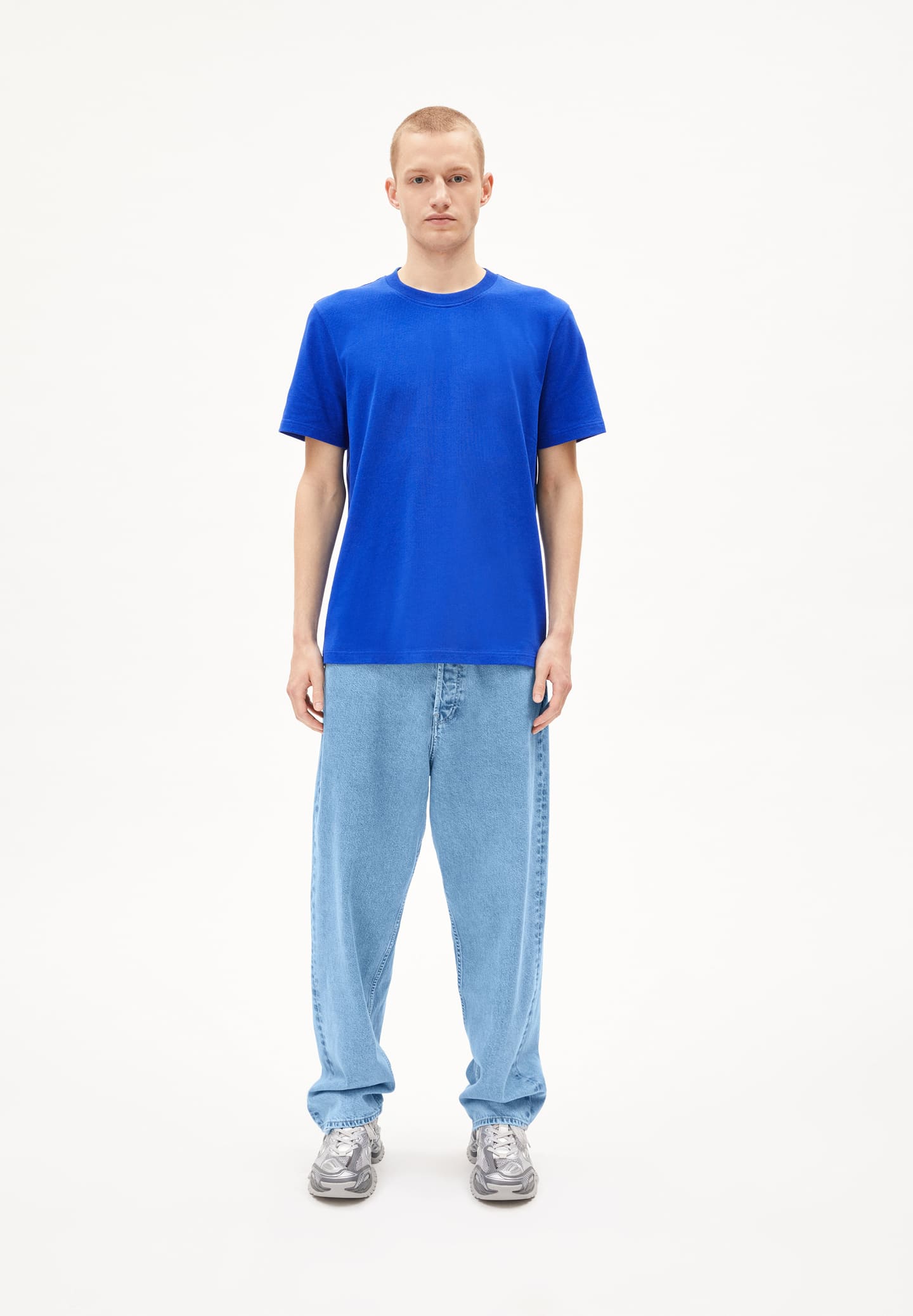 armedangels homme t shirt maarkos coton bio bleu l armoire poethique 1