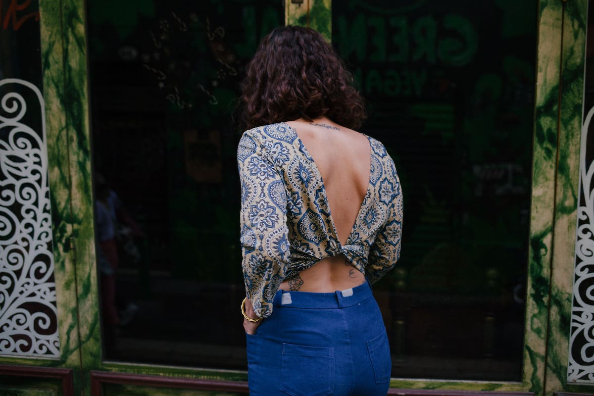 Tops et t-shirts éthiques pour femme en matières naturelles, Armoire Poéthique