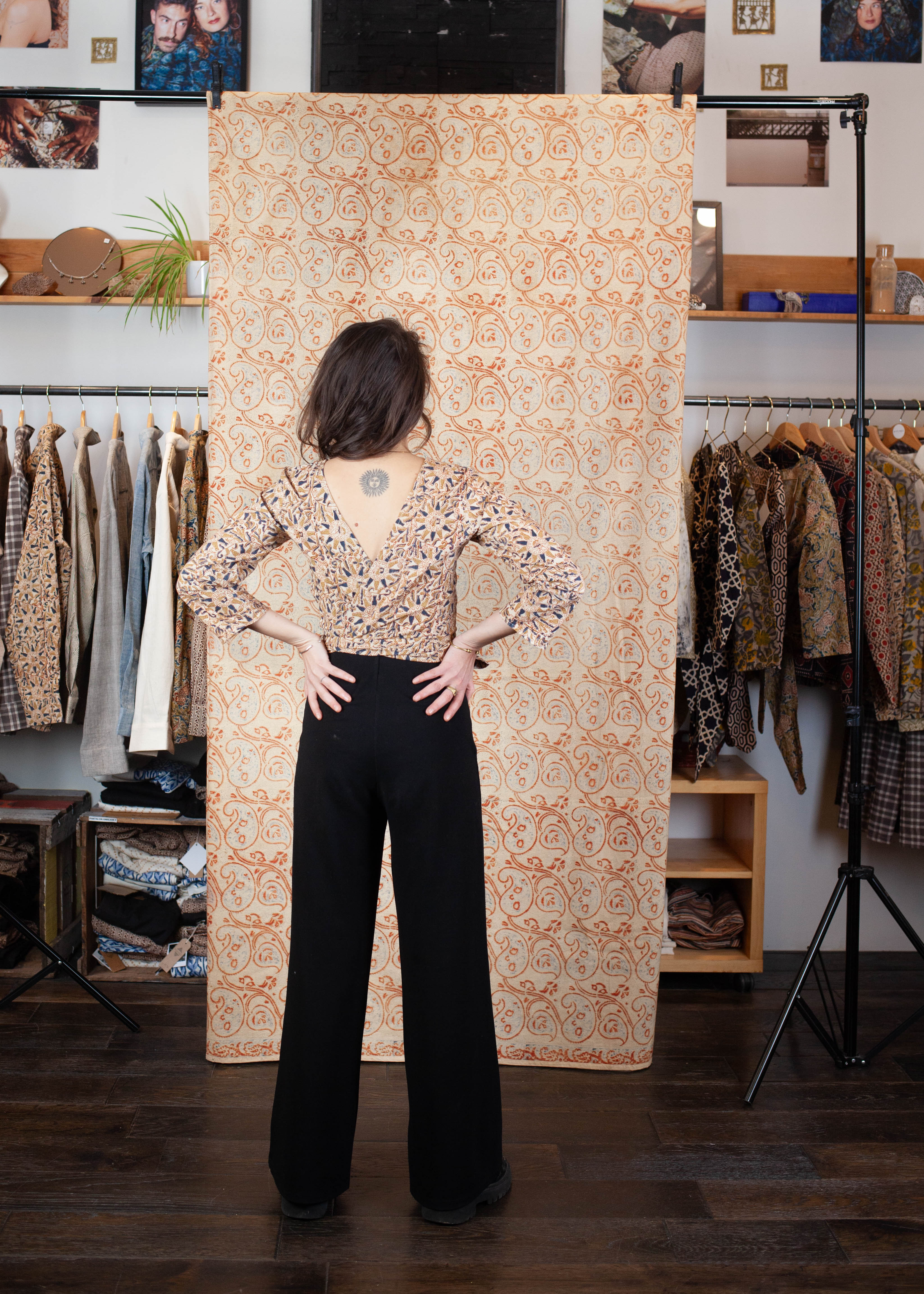 azaadi femme top benares machalee poisson bleu vert ecru coton bio l armoire poethique 1