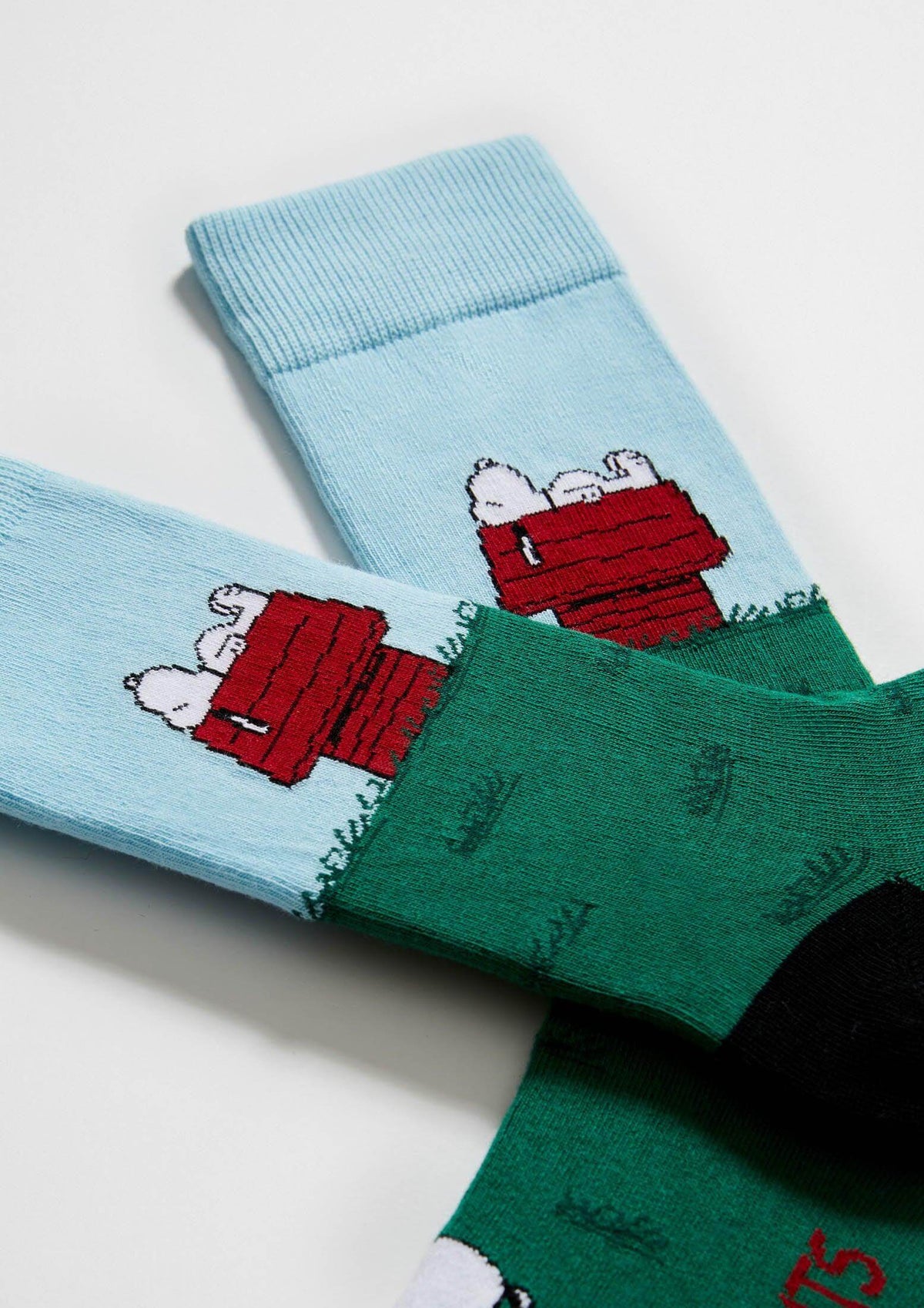 be socks unisexe chaussettes en coton bio snoopy sur sa maison vert et bleu ciel