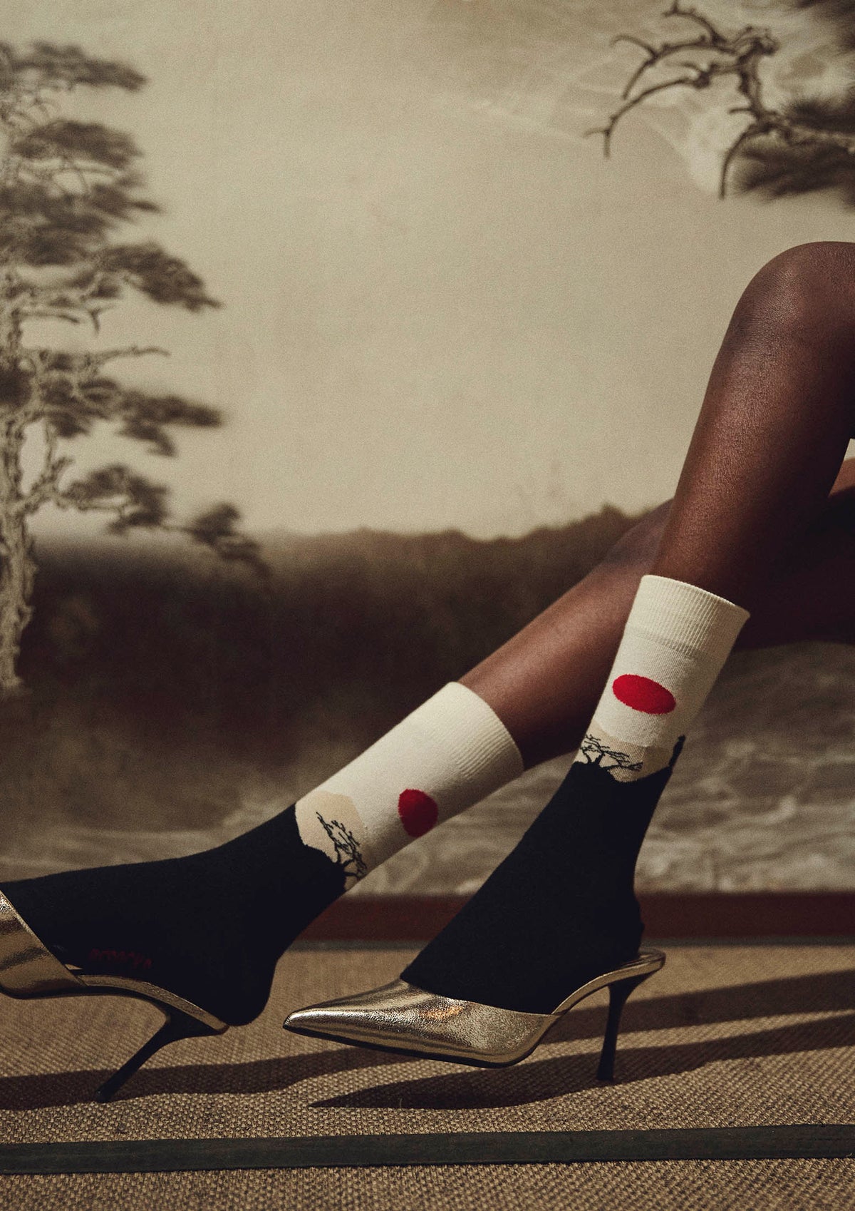 be socks unisexe chaussettes en coton bio soleil levant noir beige et rouge l ar