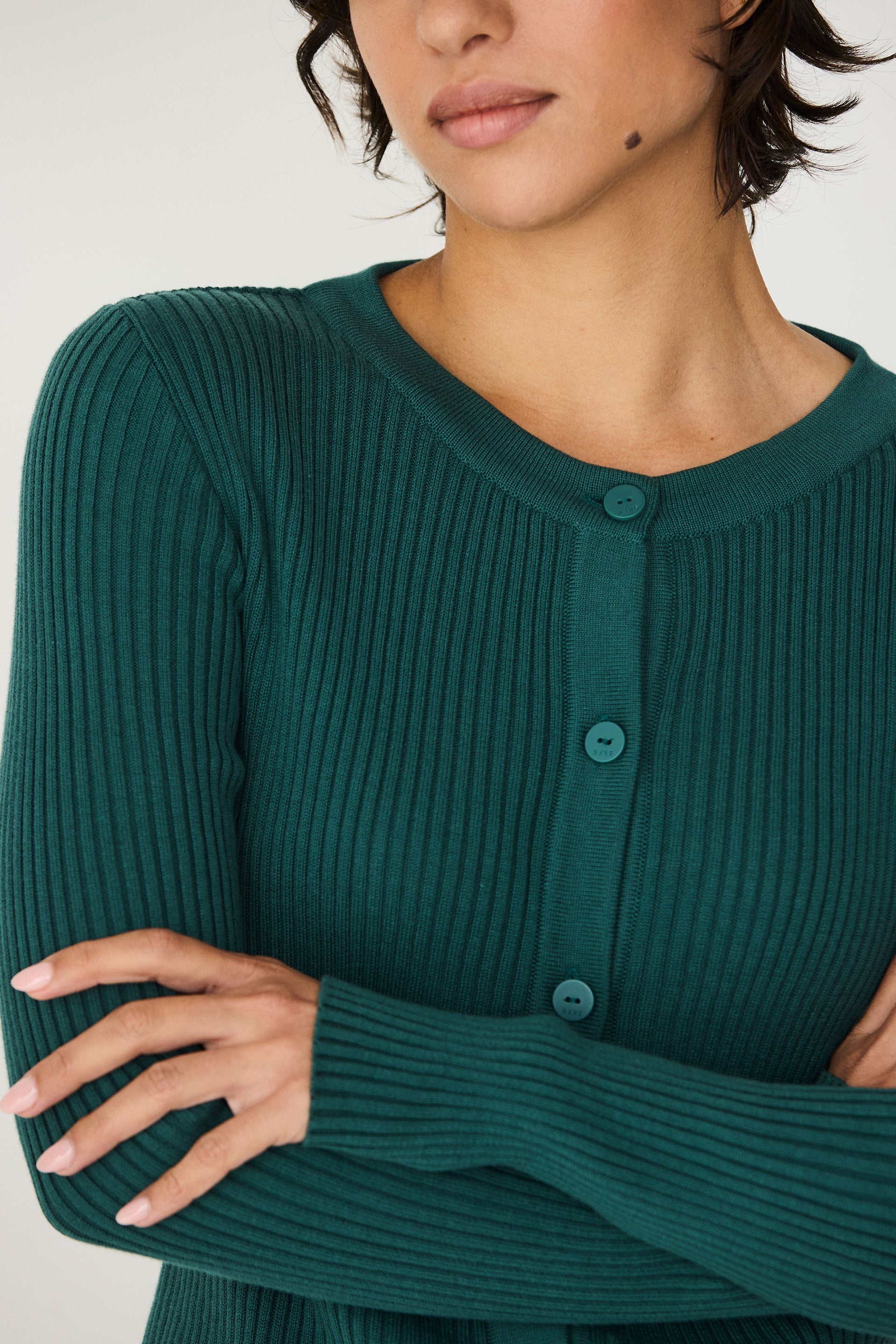 cardigan col rond en coton bio ekilore vert skfk femme cardigan col rond ekilore coton bio vert l armoire poethique 2