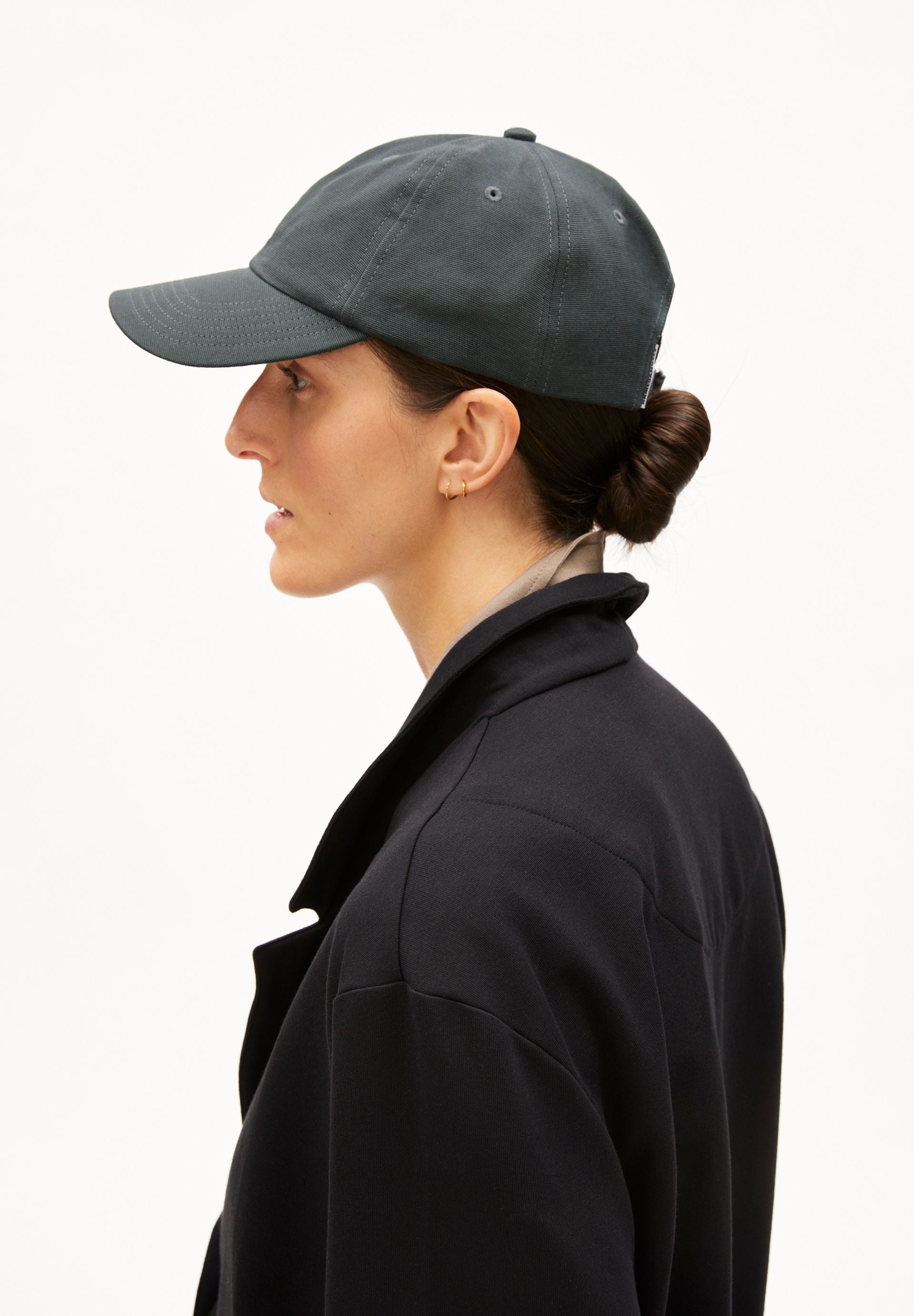 casquette en coton bio yenaas bold gris acier armedangels unisexe casquette yenaas bold coton bio gris acier l armoire poethique 2
