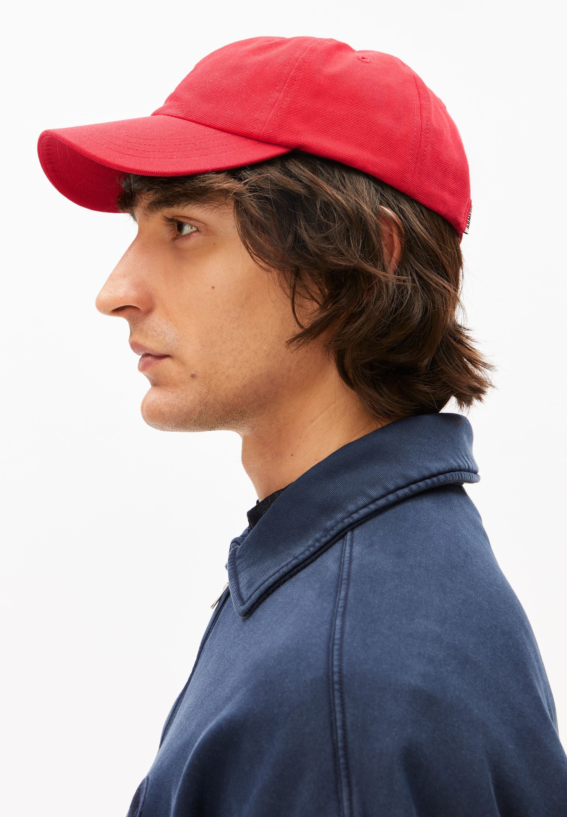casquette en coton bio yenaas bold rouge armedangels unisexe casquette yenaas bold coton bio rouge l armoire poethique 2