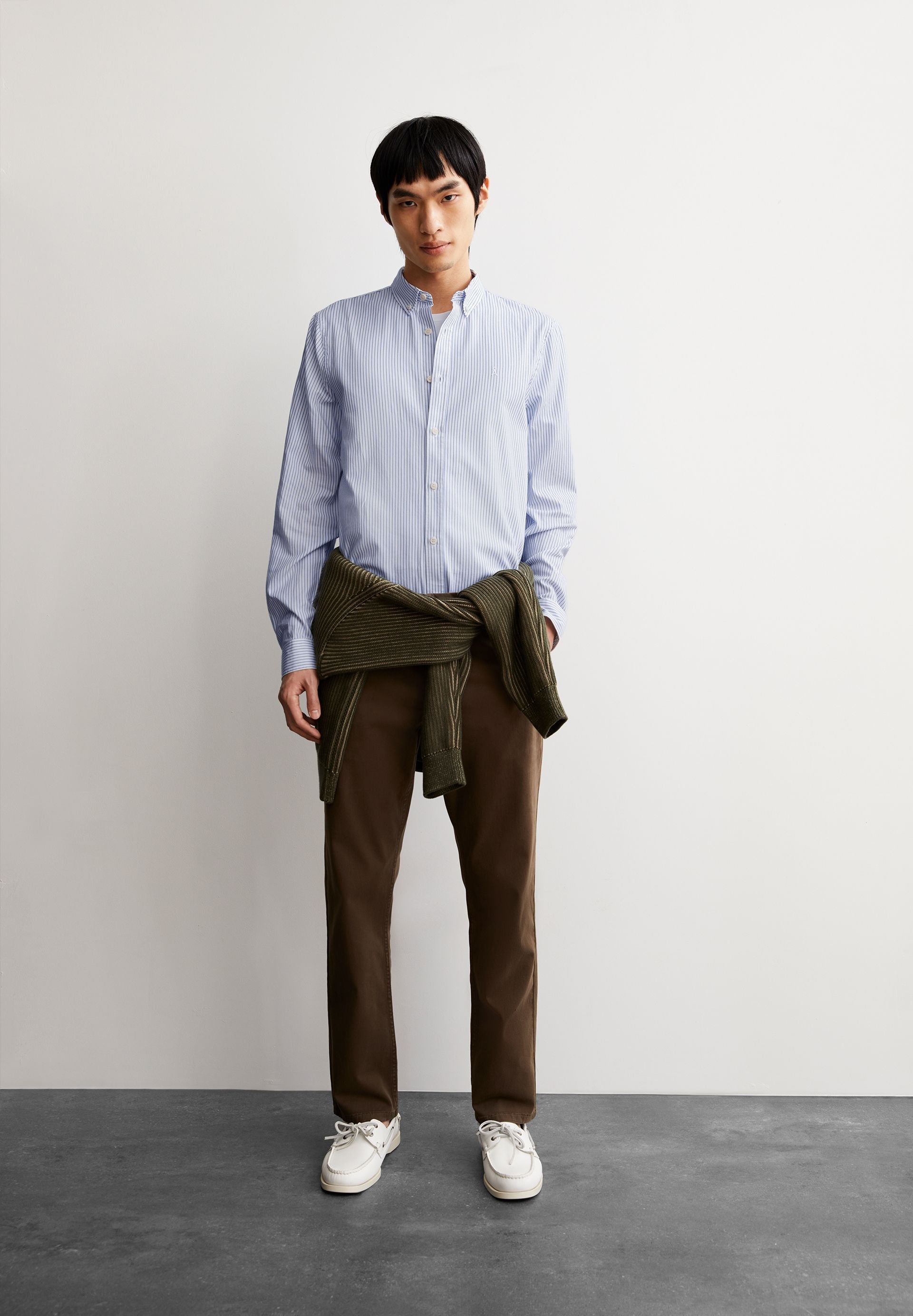 chemise en coton bio quaasa bleu ray armedangels homme chemise ray quaasa coton bio blanc bleu l armoire poethique 4