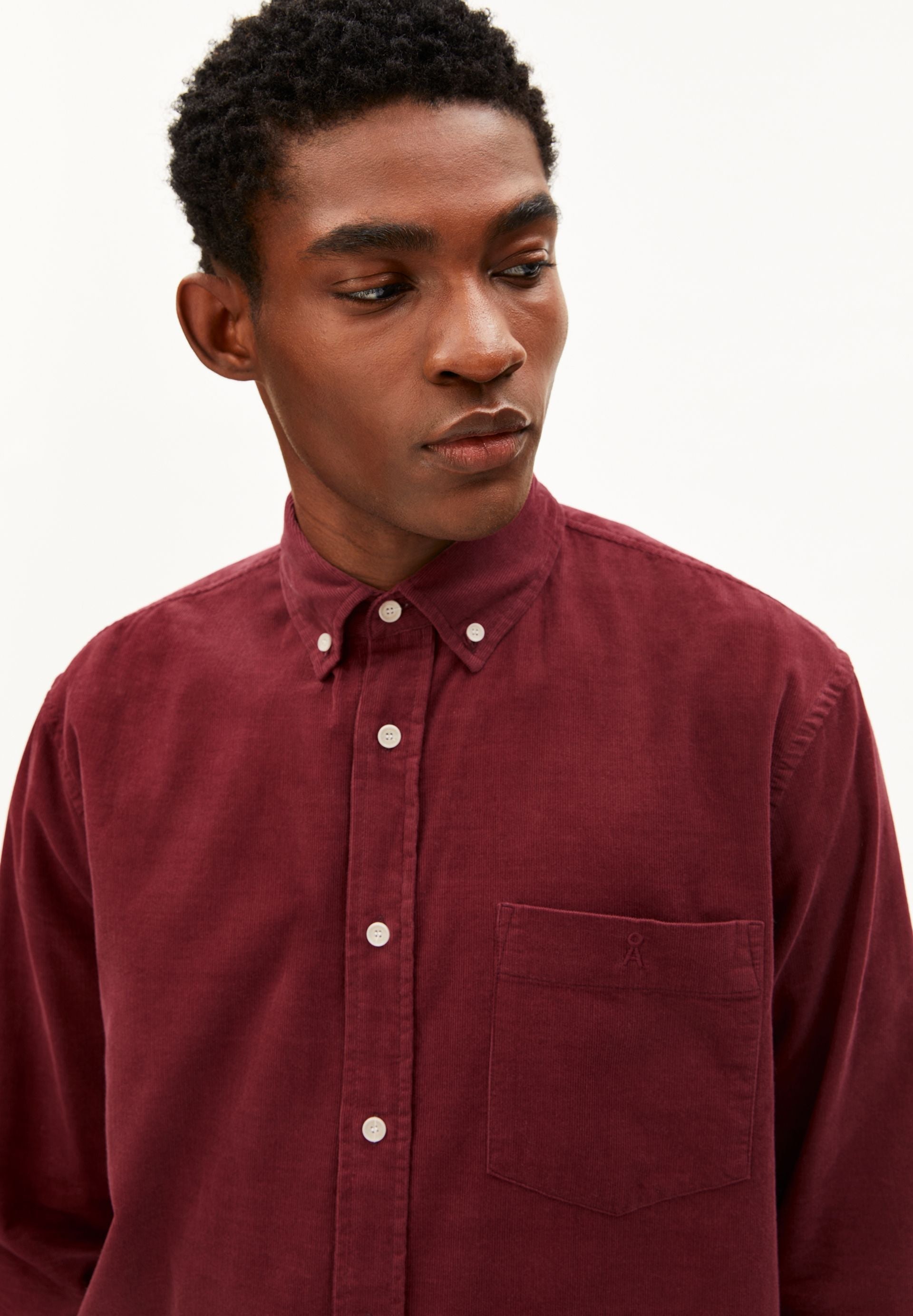 chemise en velours de coton bio rouge armedangels homme chemise velours coton bio rouge l armoire poethique 3