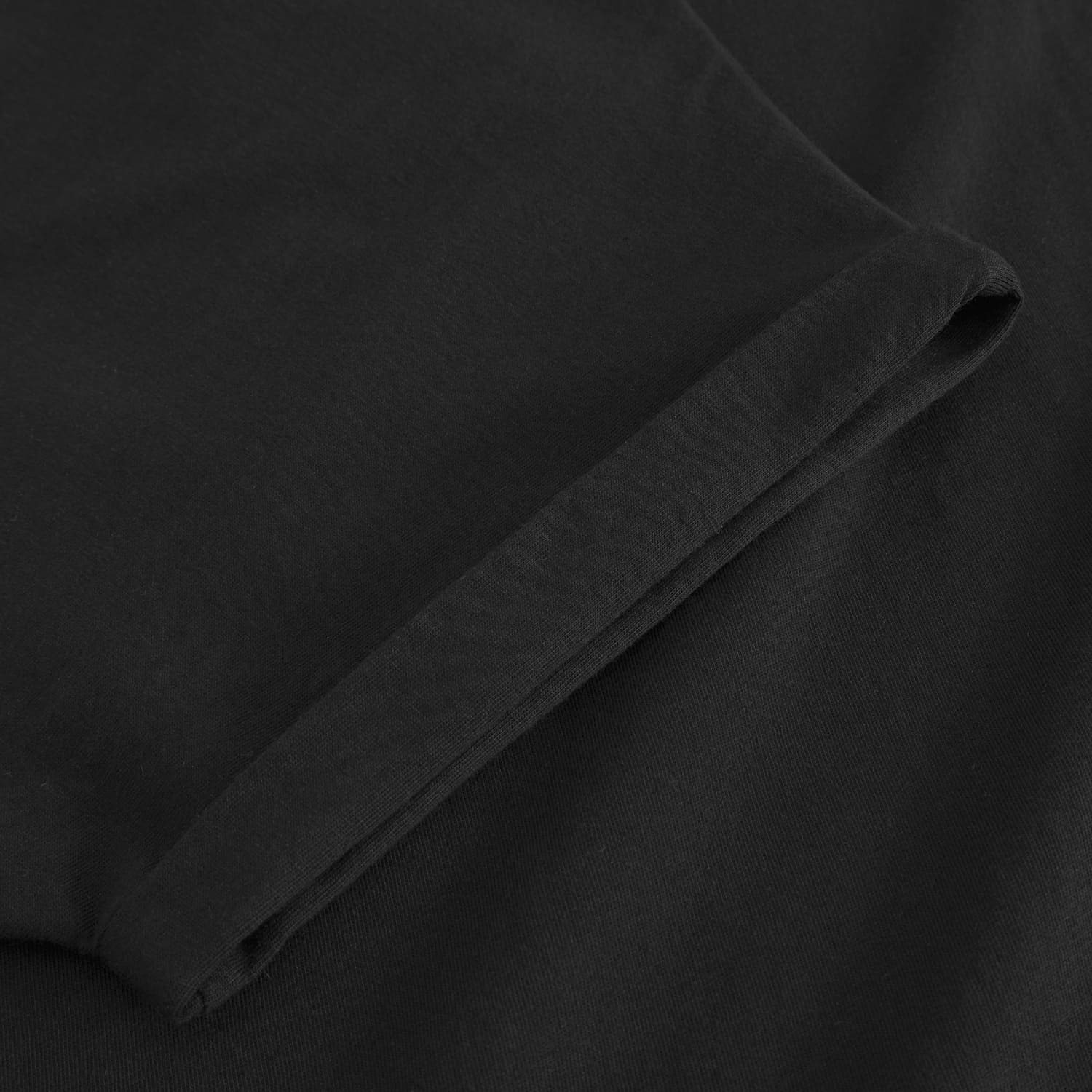 Organic cotton cat t-shirt · black - visby cat crowd black