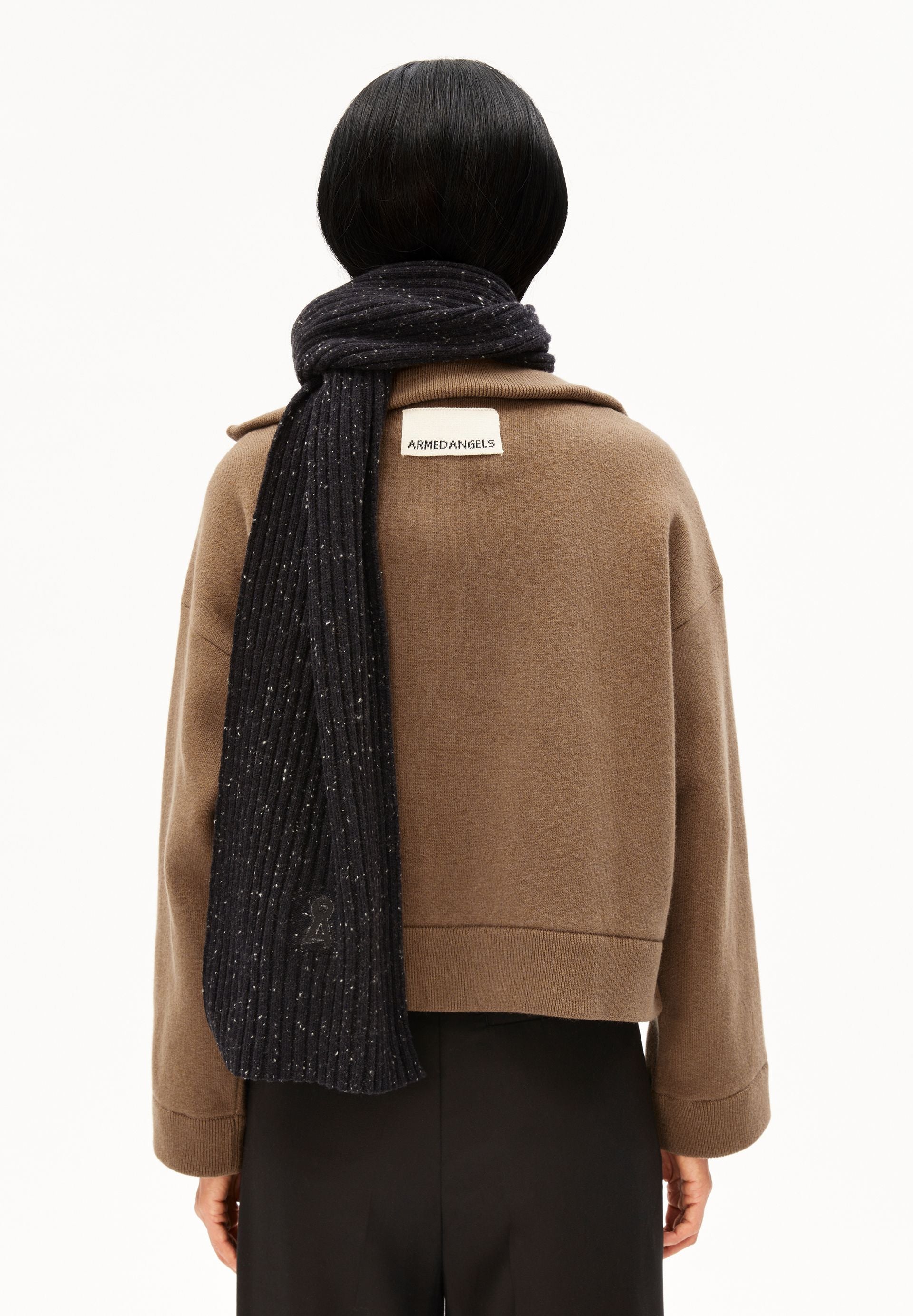 echarpe en coton bio et laine recycle tweed knit noir chin armedangels unisexe charpe tweed knit coton bio laine recycl noir chin l armoire poethique 3