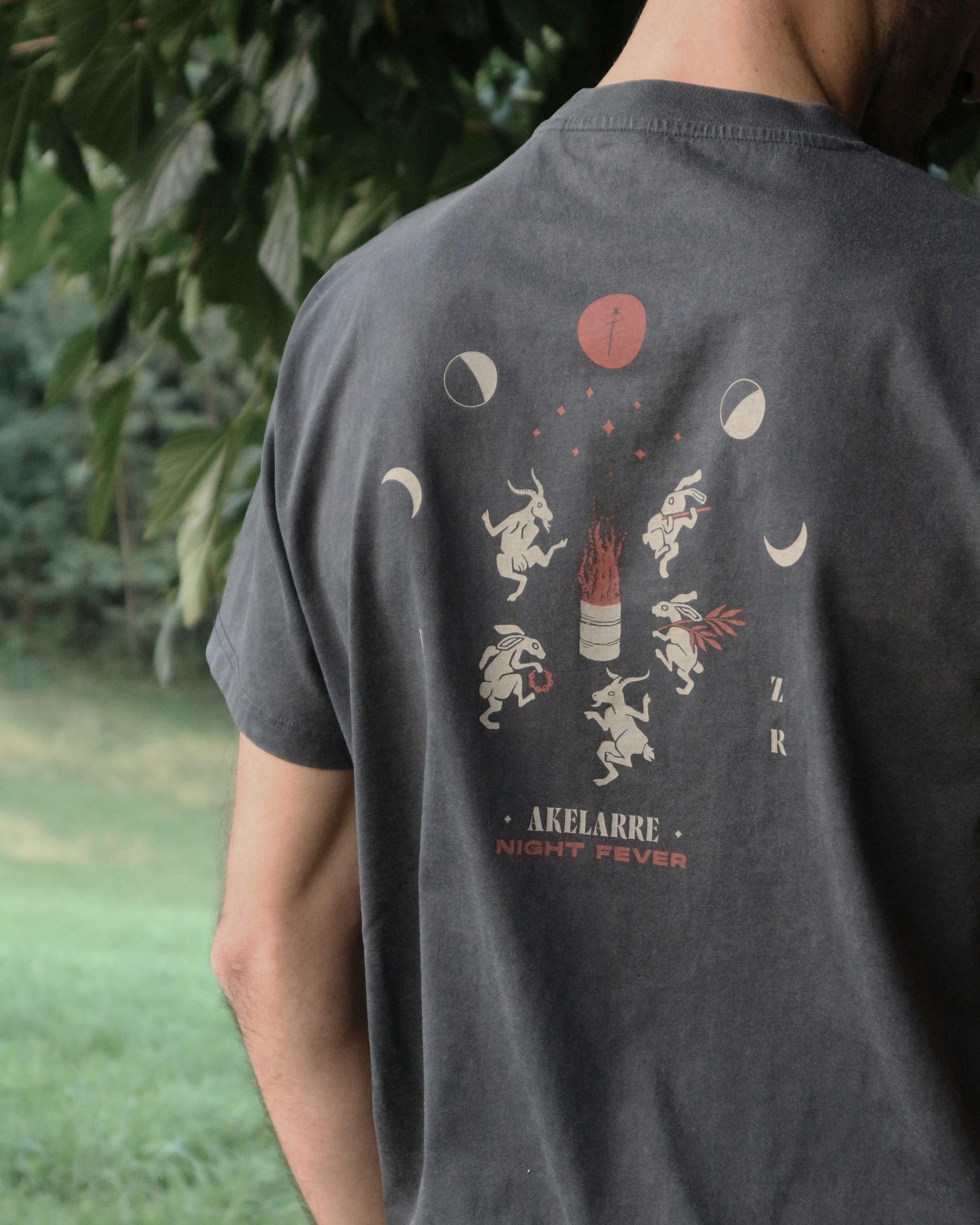 Tee-shirt en coton bio akelarre · noir vintage