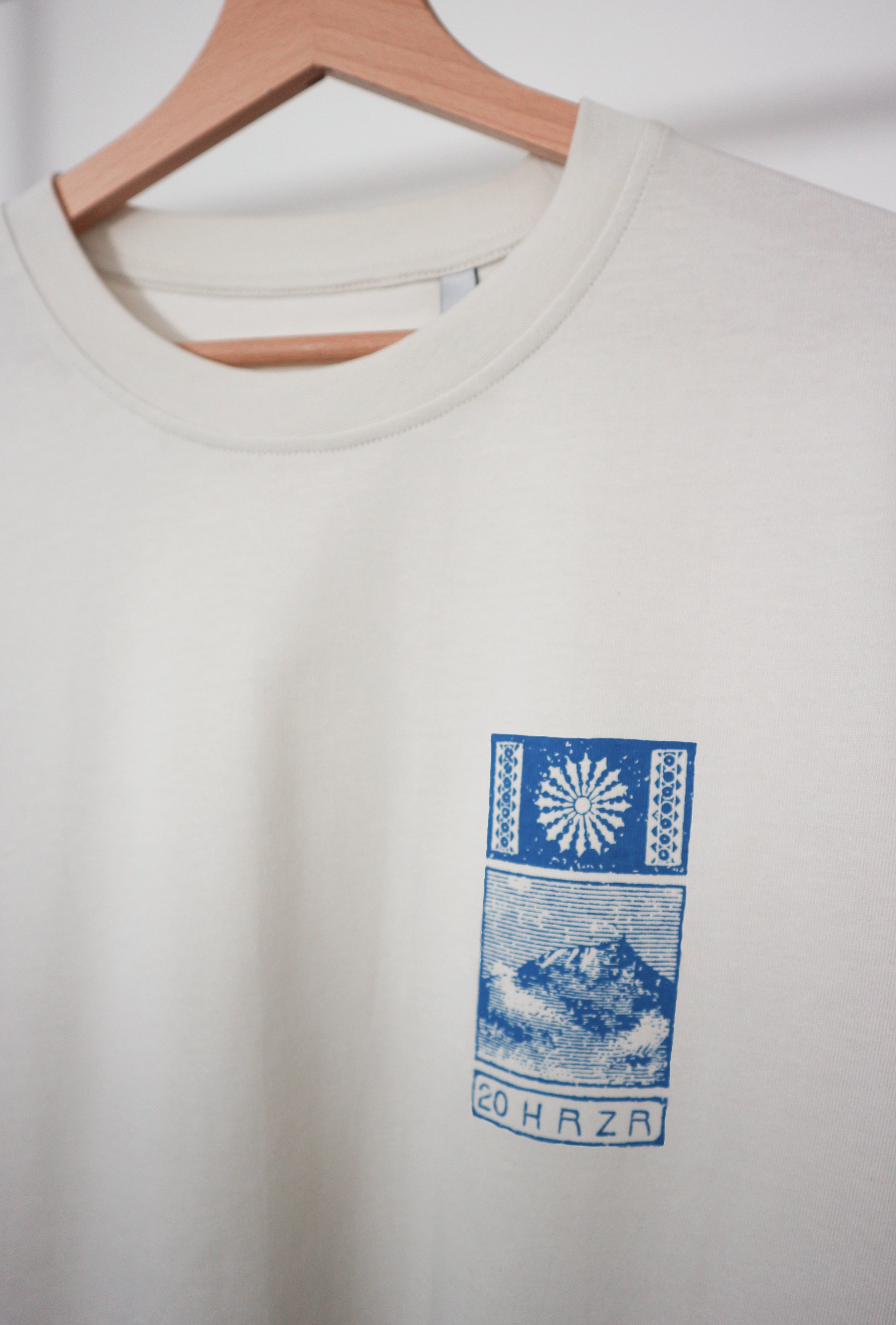 Fuji organic cotton t-shirt · vanilla and blue