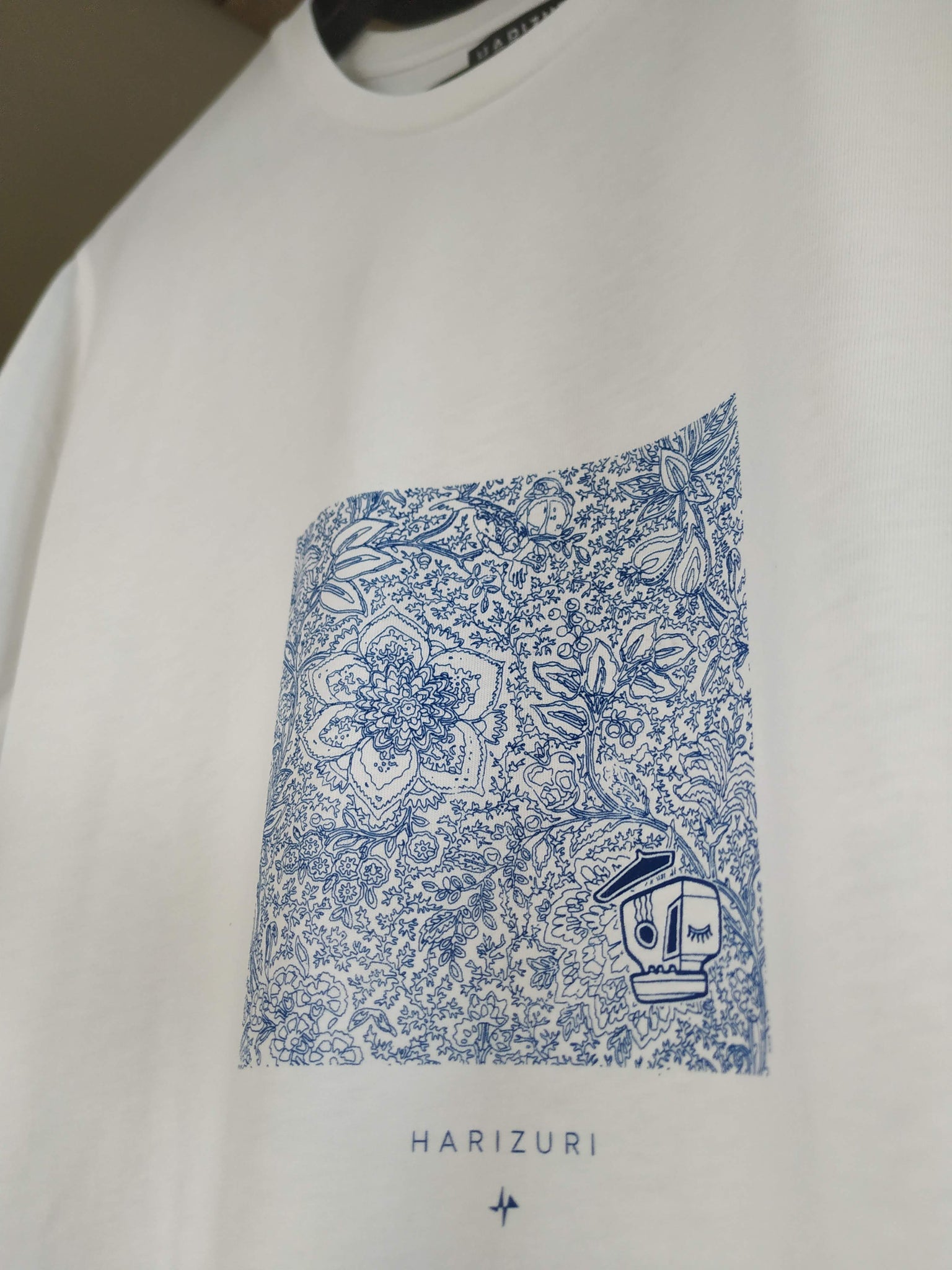 Klixka organic cotton T-shirt · vanilla and blue