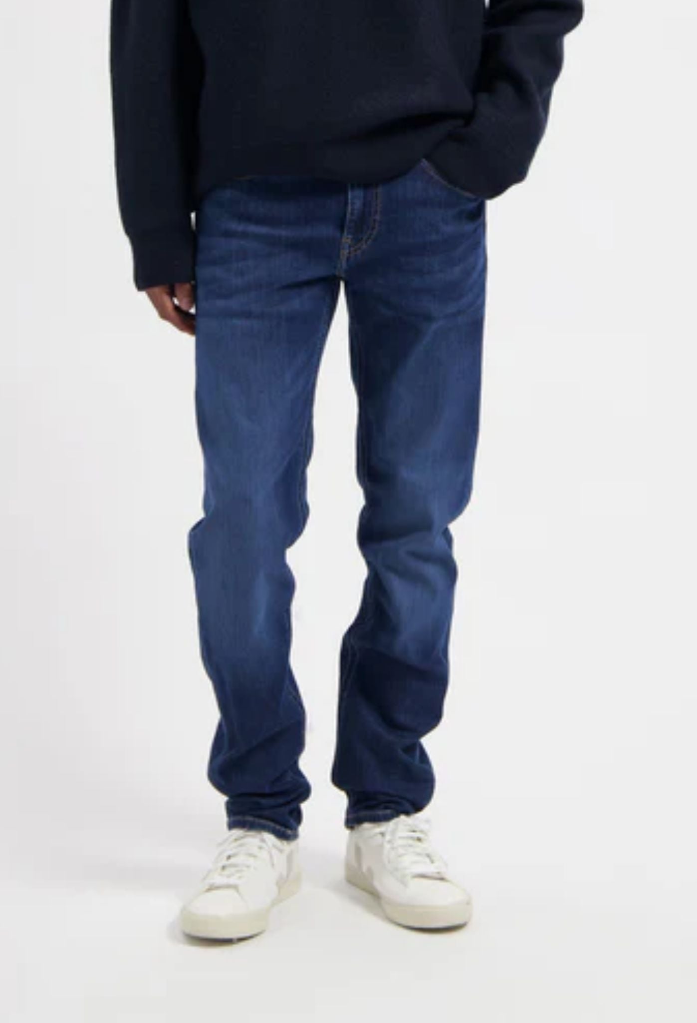 jean droit stretch en coton bio et lyocell bleu fonc dlav dunn low tapered dark vintage mud jeans homme regular dunn coton bio dark vintage bleu fonc l armoire poethique 4