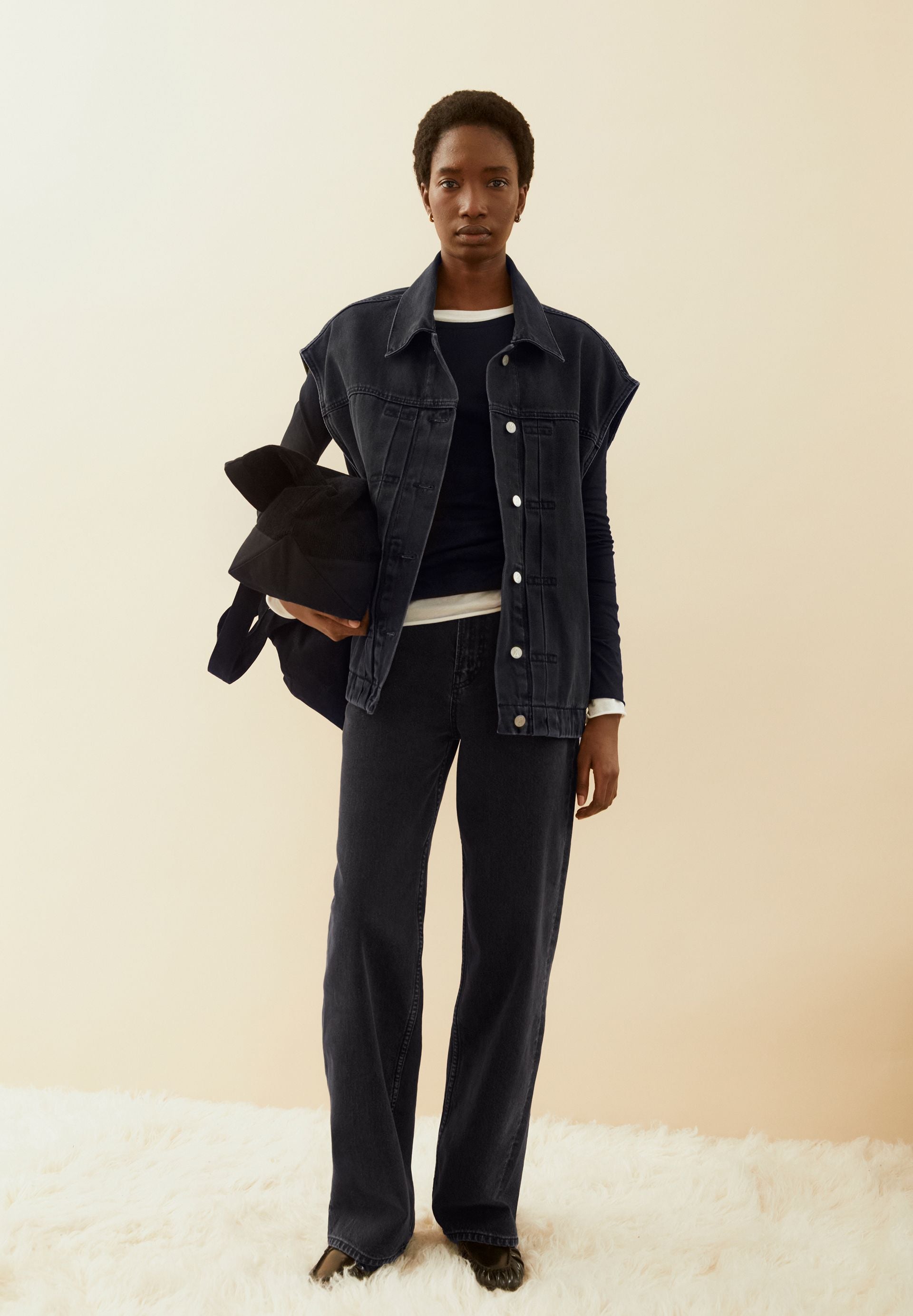jean large ballon en coton recycl enijaa ebony black noir dlav armedangels femme jean large ballon enijaa coton recycl noir dlav l armoire poethique 4
