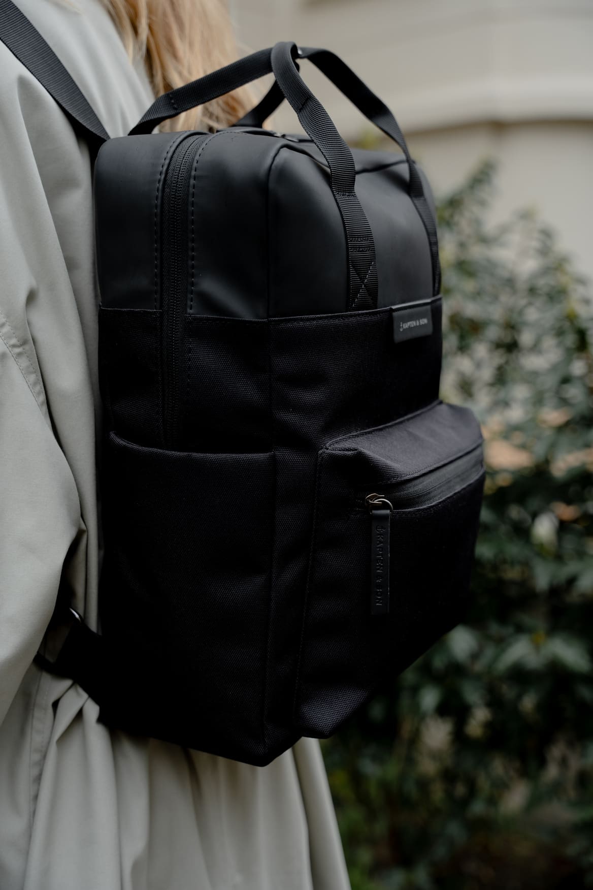 kapten and son unisexe sac a dos bergen noir polyester recycle l armoire poethique 8