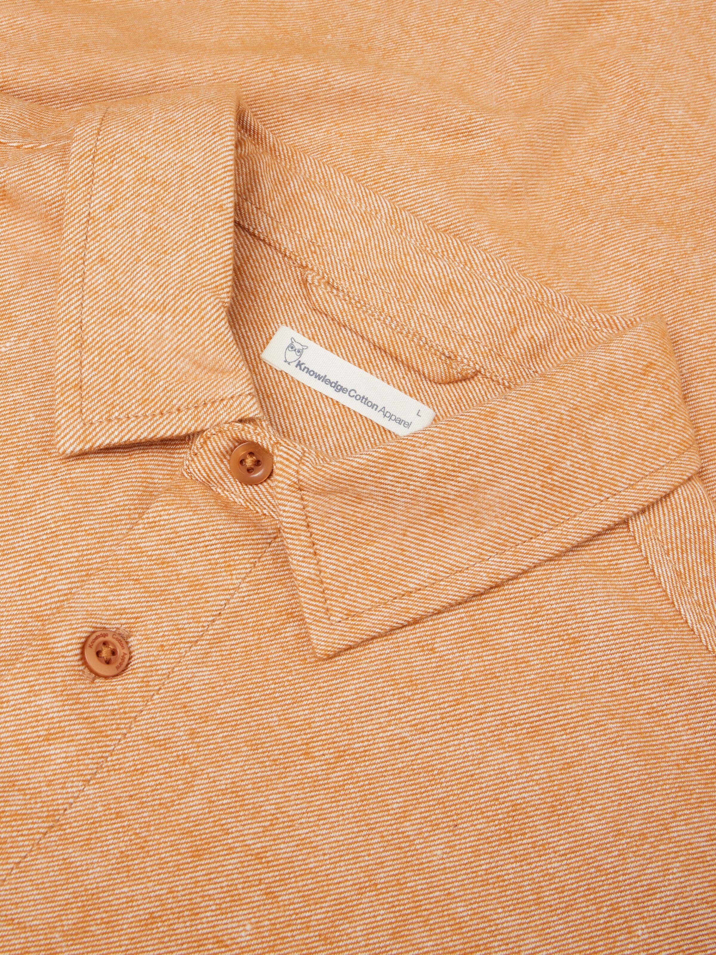 knowledge cotton apparel homme chemise heavy twill flannel coton bio beige l armoire poethique 2