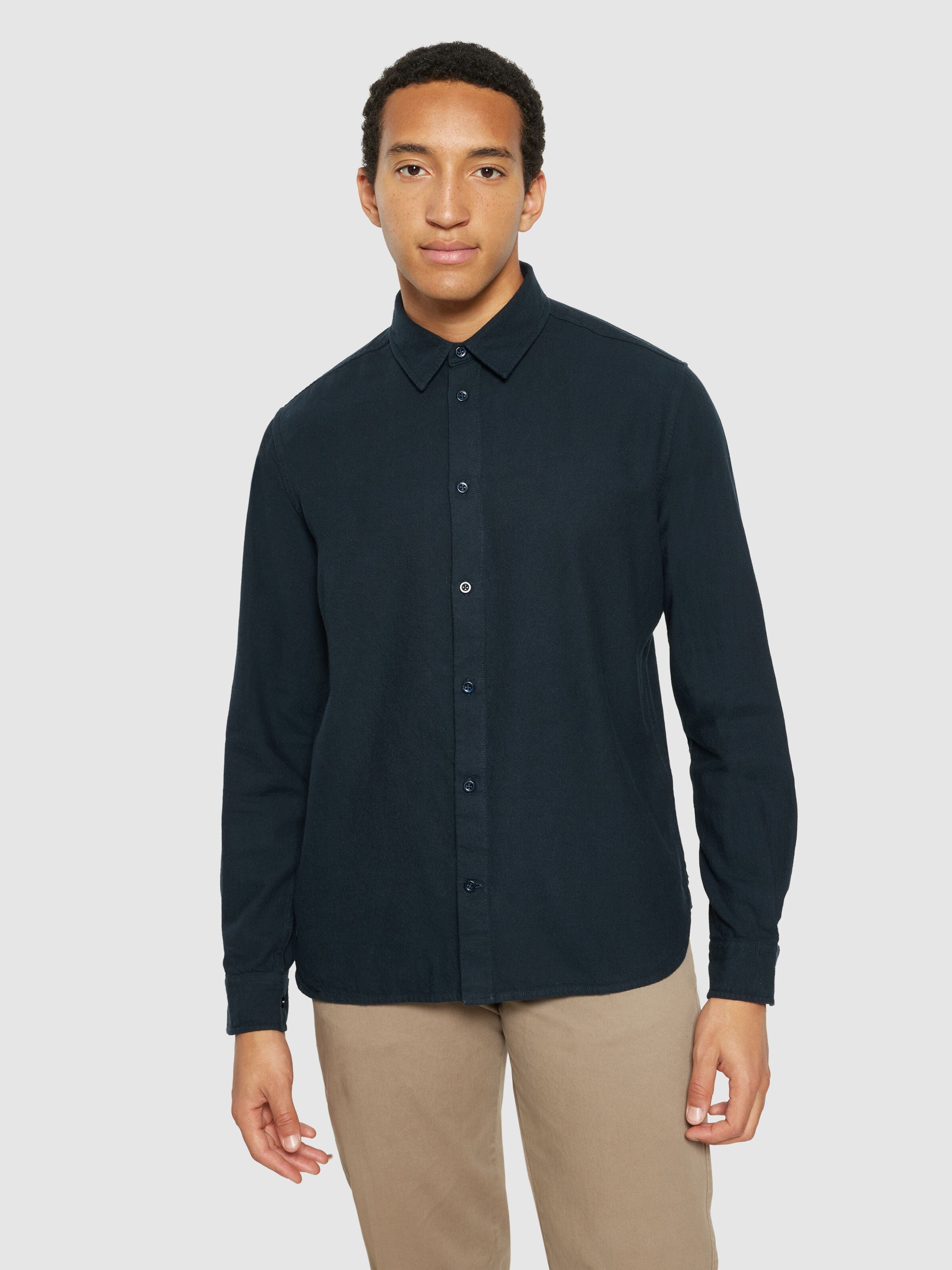 knowledge cotton apparel homme chemise heavy twill flannel coton bio bleu marine l armoire poethique  3