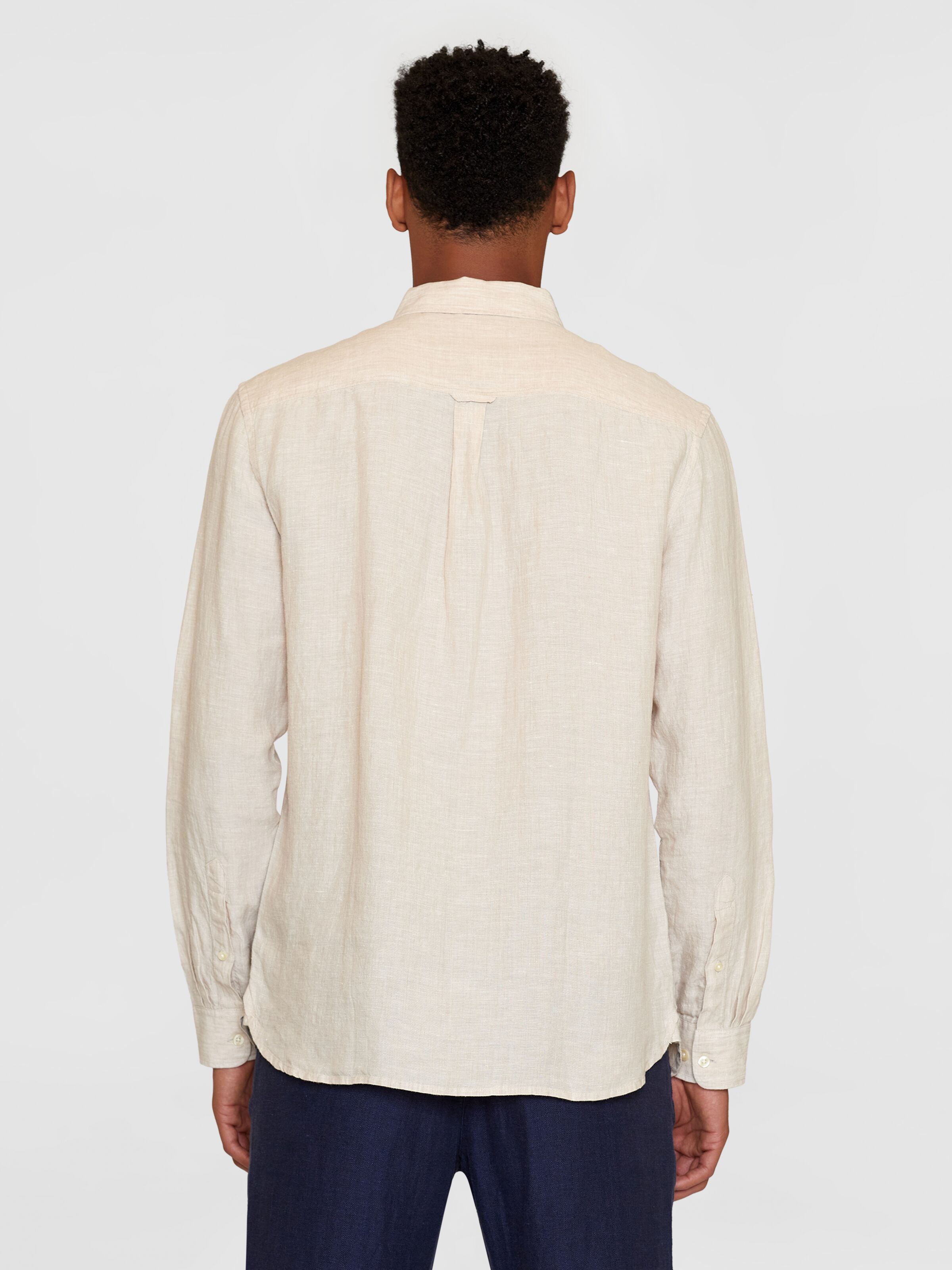 knowledge cotton apparel homme chemise regular lin bio beige l armoire poethique 4