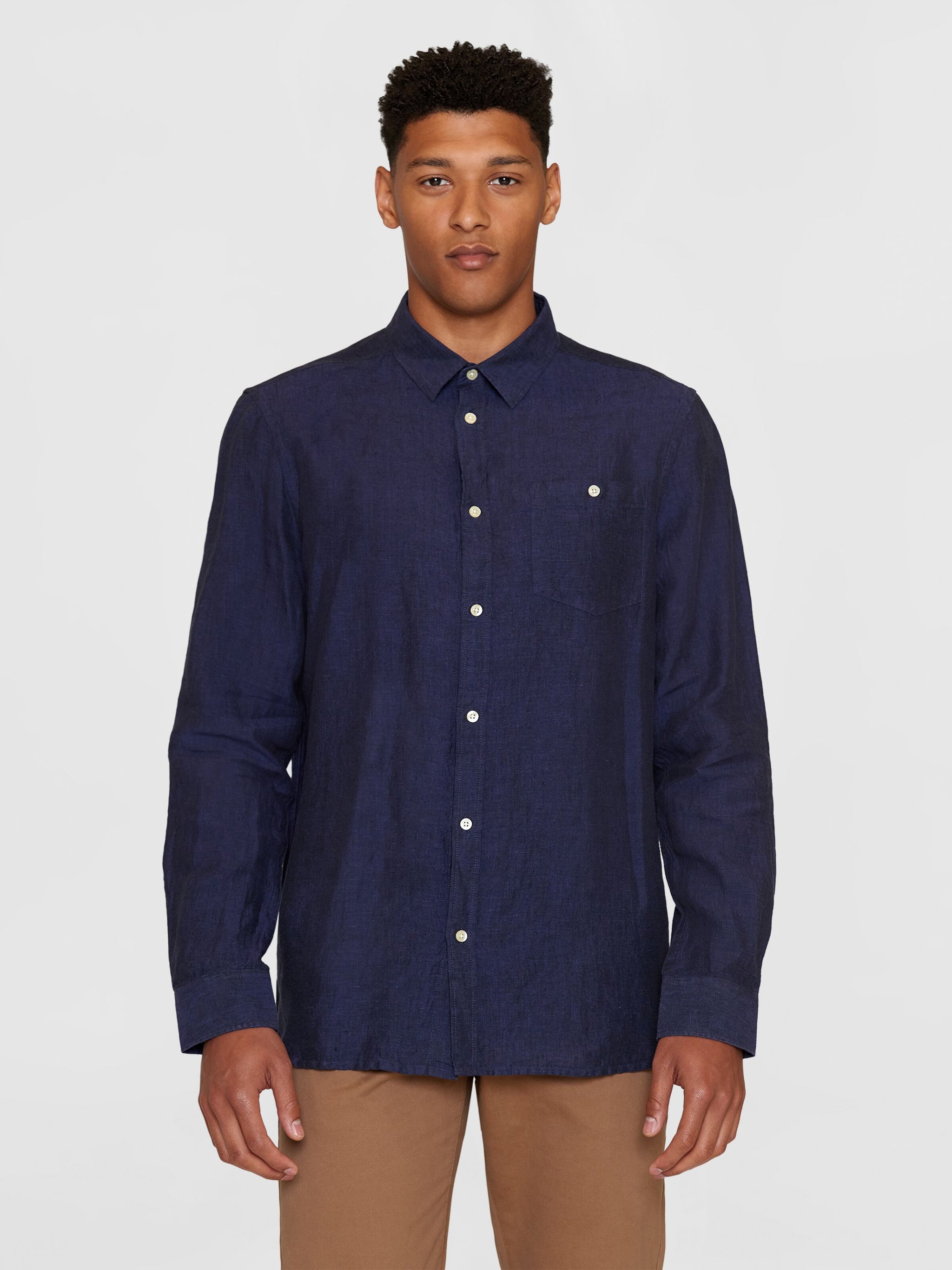 Chemise en lin bio regular · bleu marine - Main Image