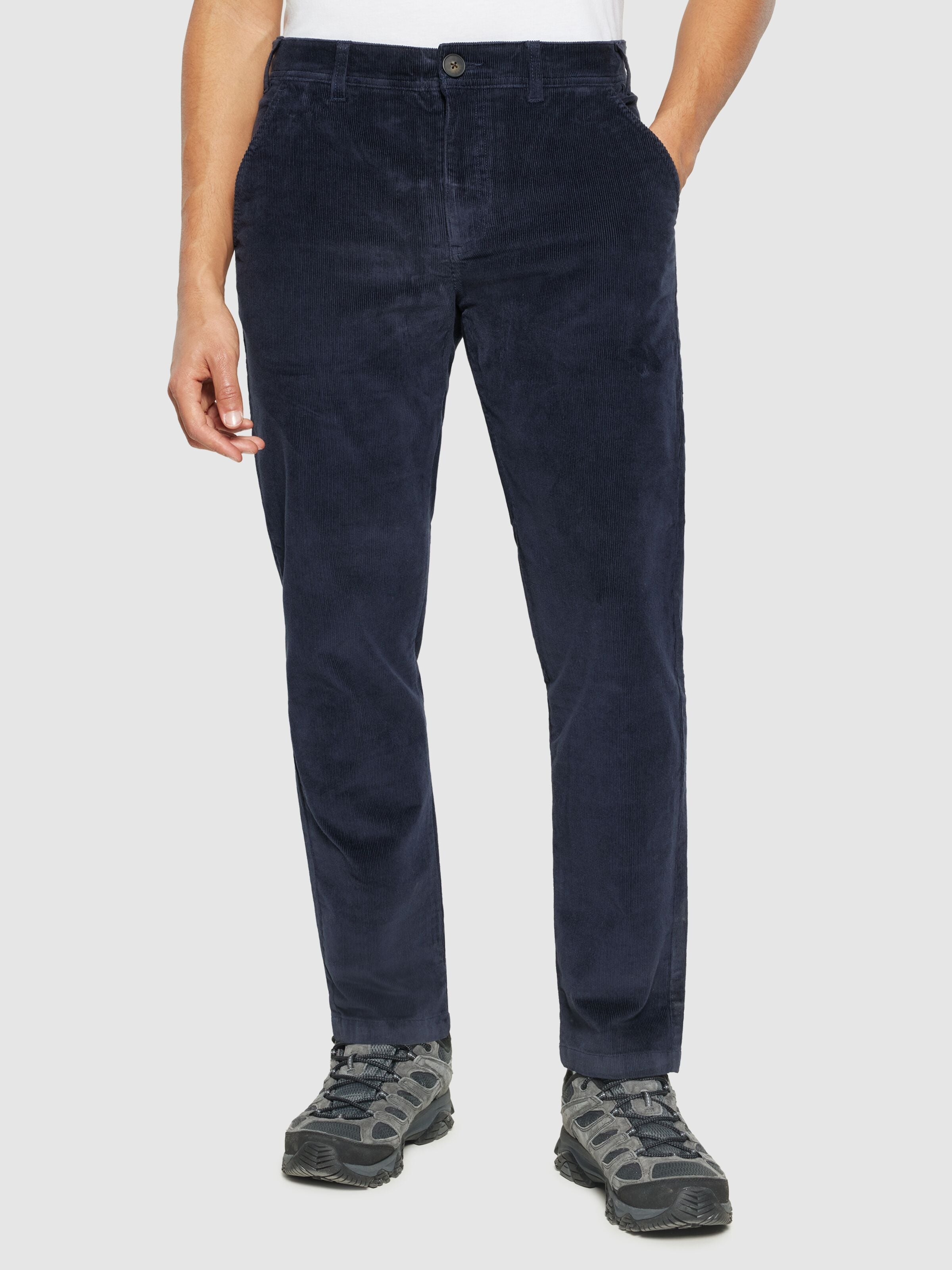 knowledge cotton apparel homme pantalon chuck regular corduroy chino pants coton bio bleu fonce l armoire poethique 3