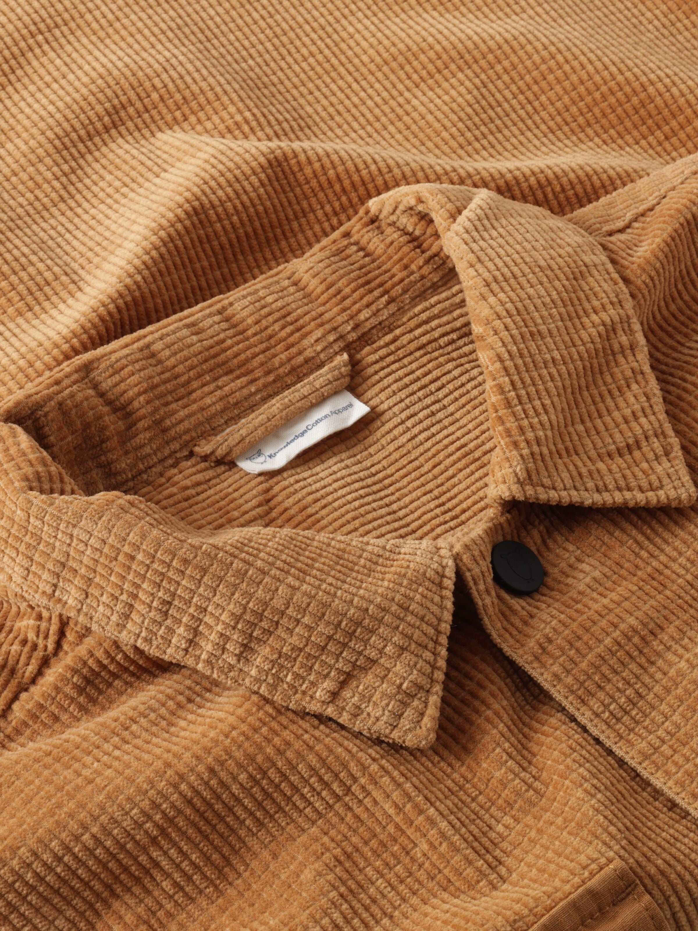 knowledge cotton apparel homme surchemise corduroy overshirt velours coton bio pomme cannelle l armoire poethique 2