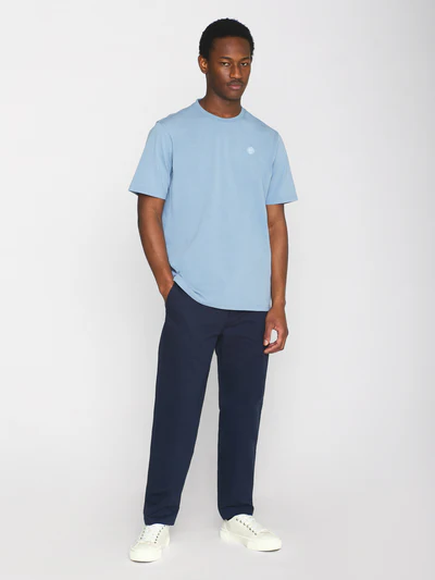 Loke Badge Tee Organic Cotton T-Shirt · Blue Grey