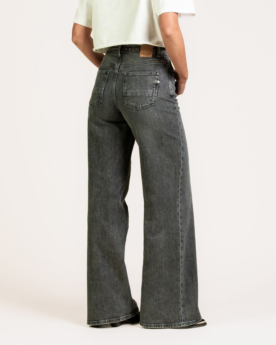 kuyichi femme jean large taille haute en coton bio gris delave harper wide leg