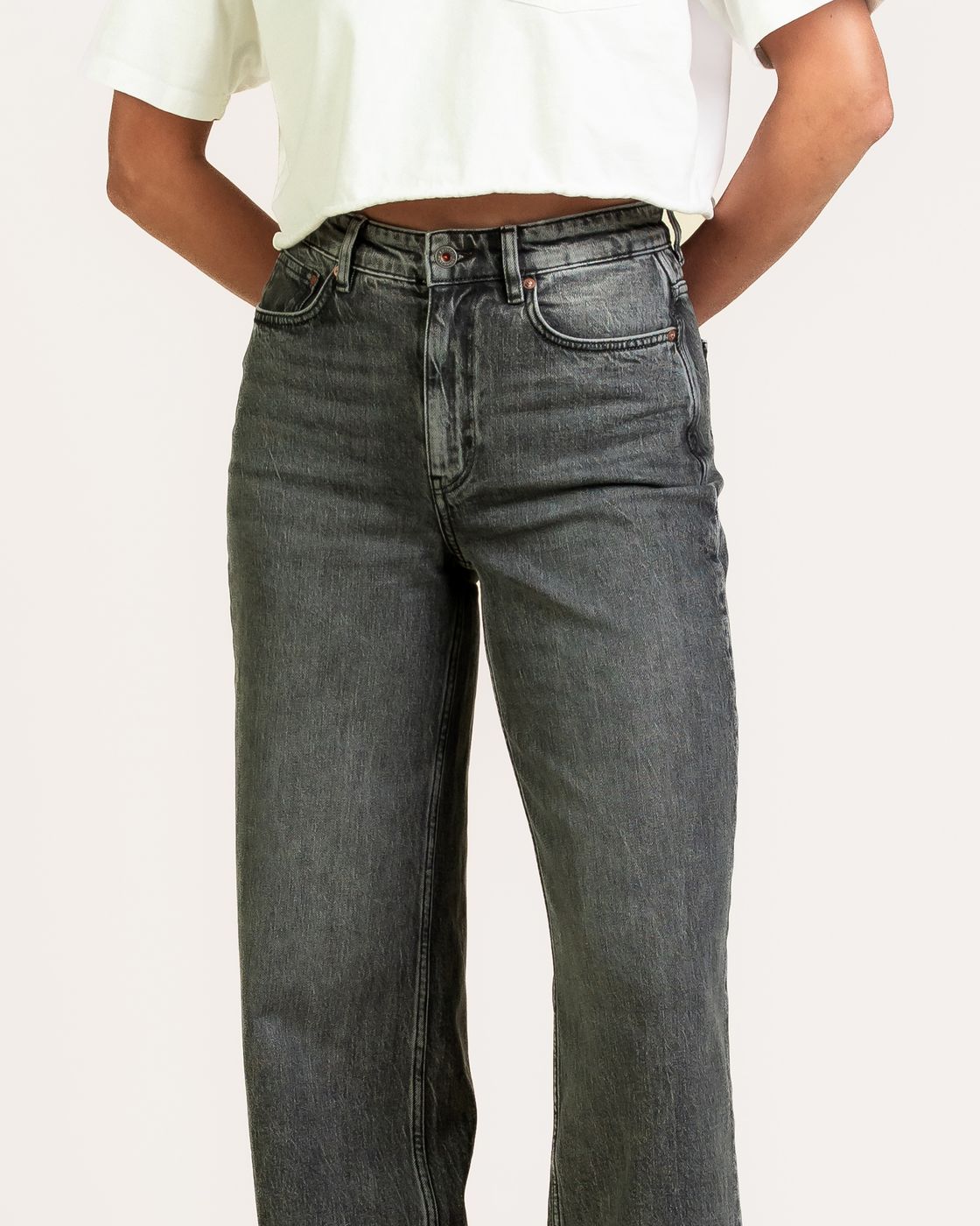 kuyichi femme jean large taille haute en coton bio gris delave harper wide leg