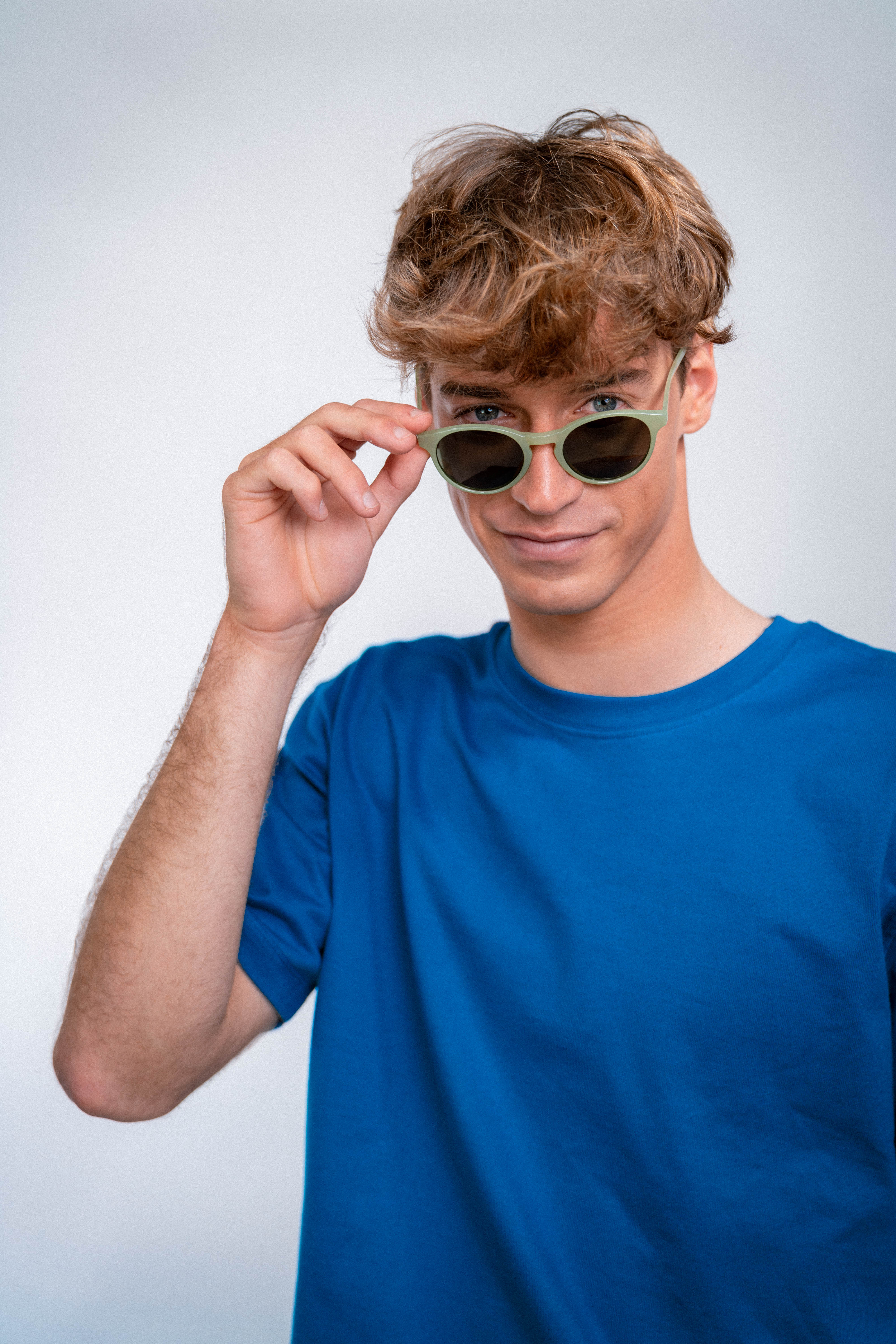lunettes de soleil en bouteilles de plastique recycles isla light lime pepper green vert ple parafina unisexe lunettes soleil isla bouteille recyclee vert l armoire poethique 1