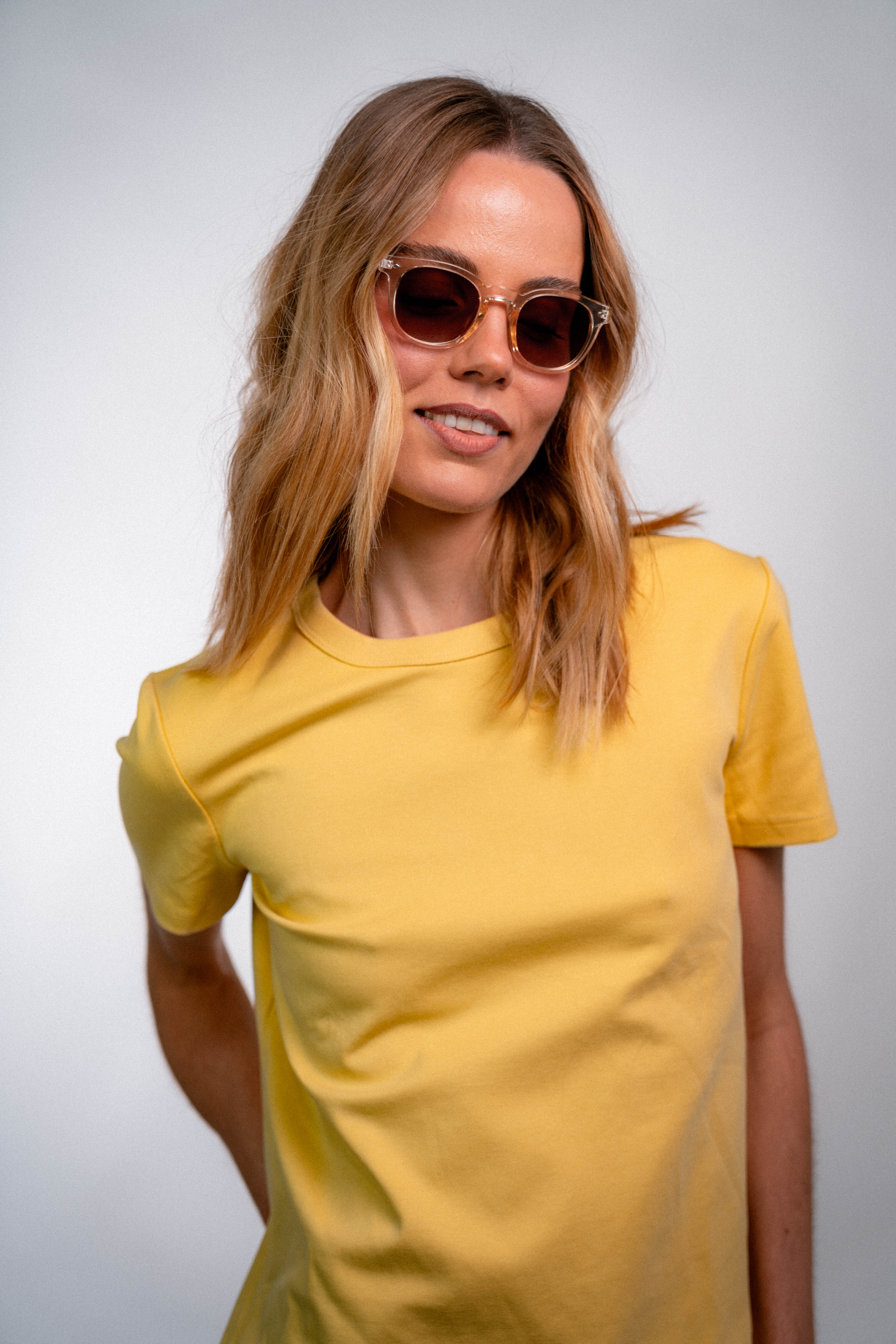 lunettes de soleil en bouteilles de plastique recycles montana transparent nude gradient brown rose ple transparent parafina unisexe lunettes montana bouteille recyclee nude l armoire poethique 1