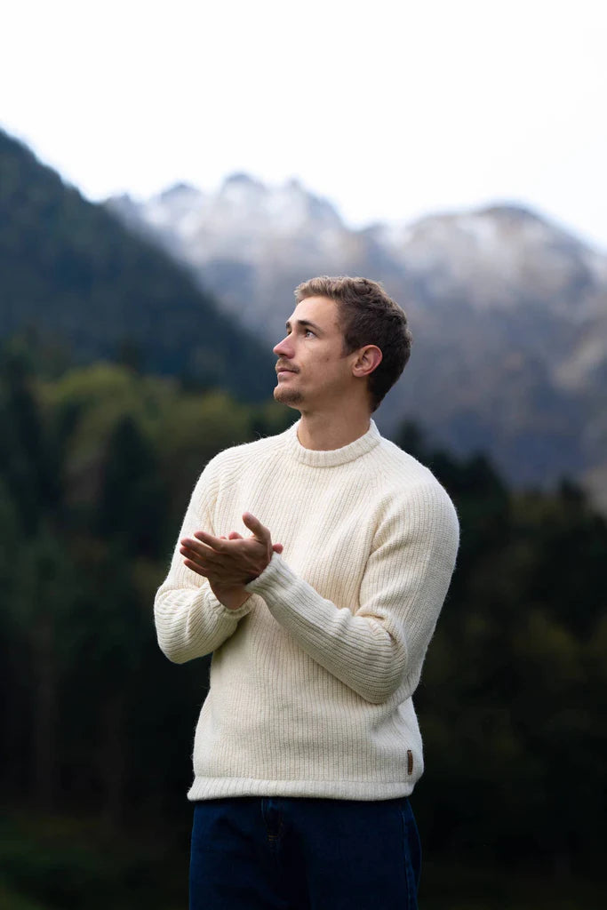 maison izard homme pull lapiaz ecru laine l armoire poethique 5