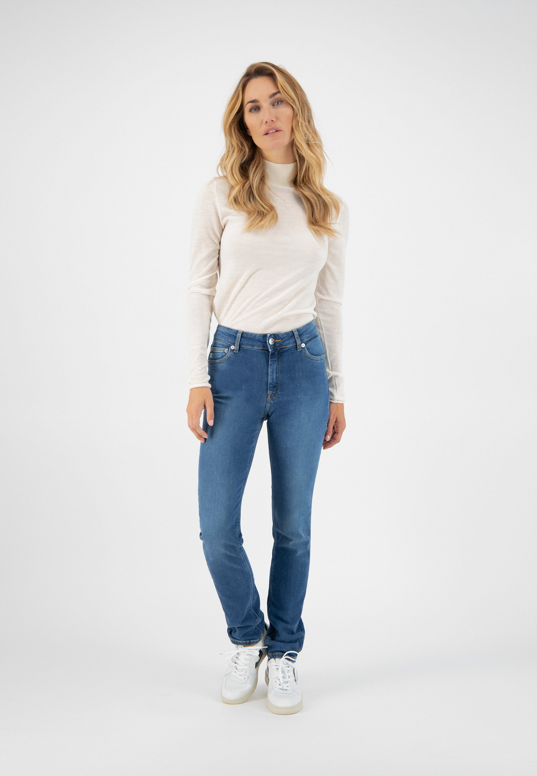 Jean slim en coton bio et coton recyclé · bleu denim - regular swan authentic indigo