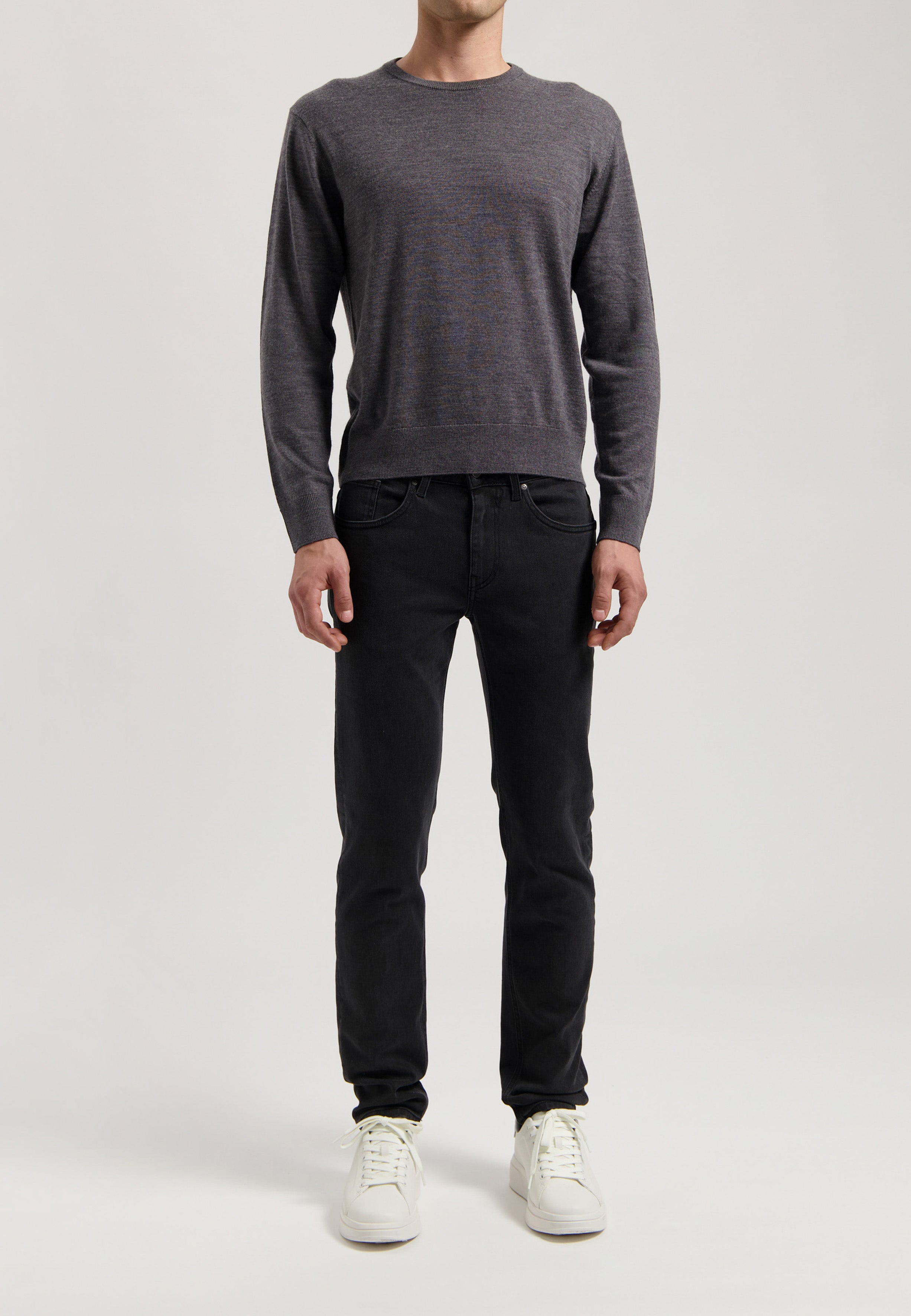mud jeans homme dunn low tapered coton bio lyocell stone black noir l armoire poethique  2