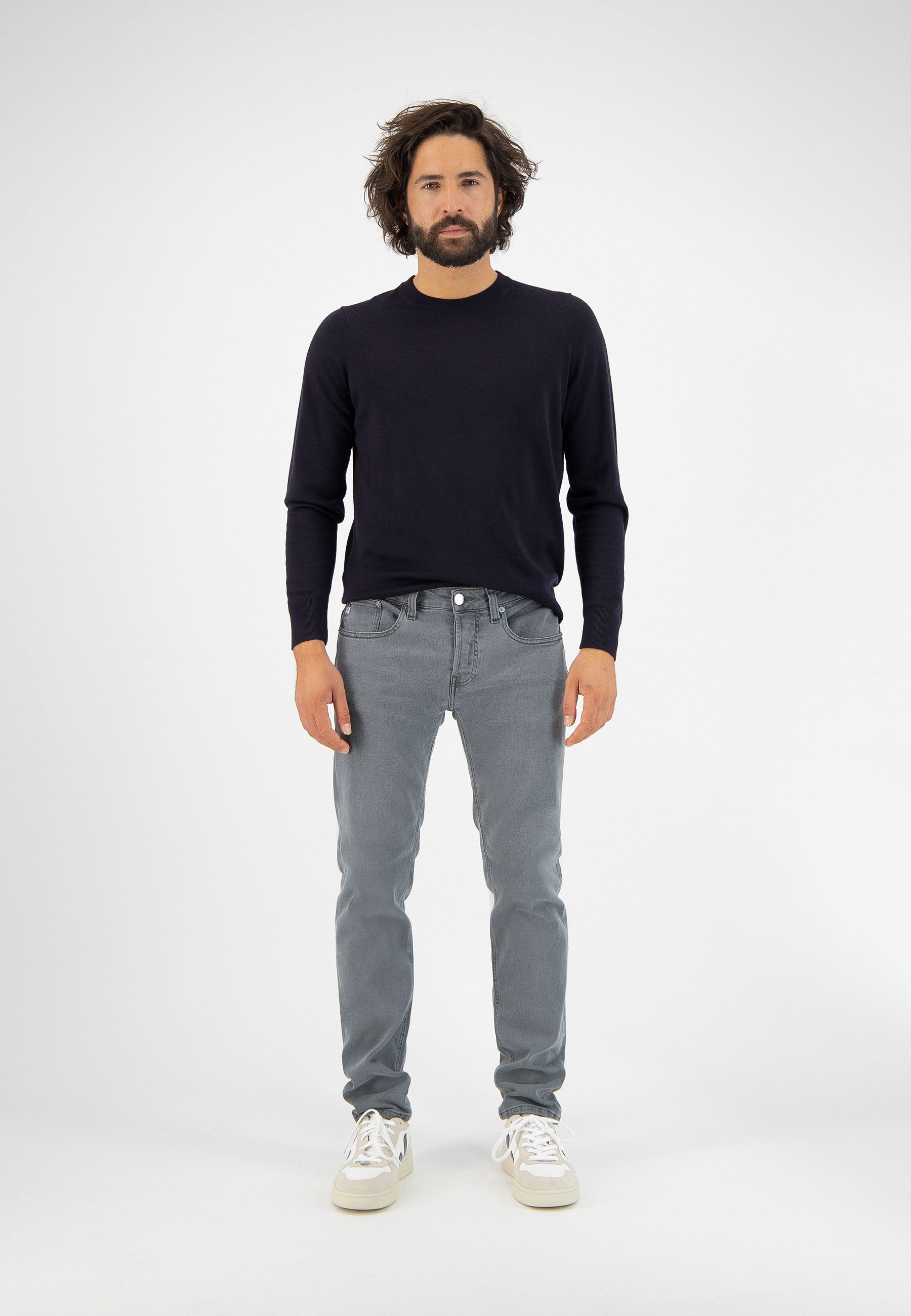 Stretch straight jeans in organic cotton and recycled cotton ยท gray