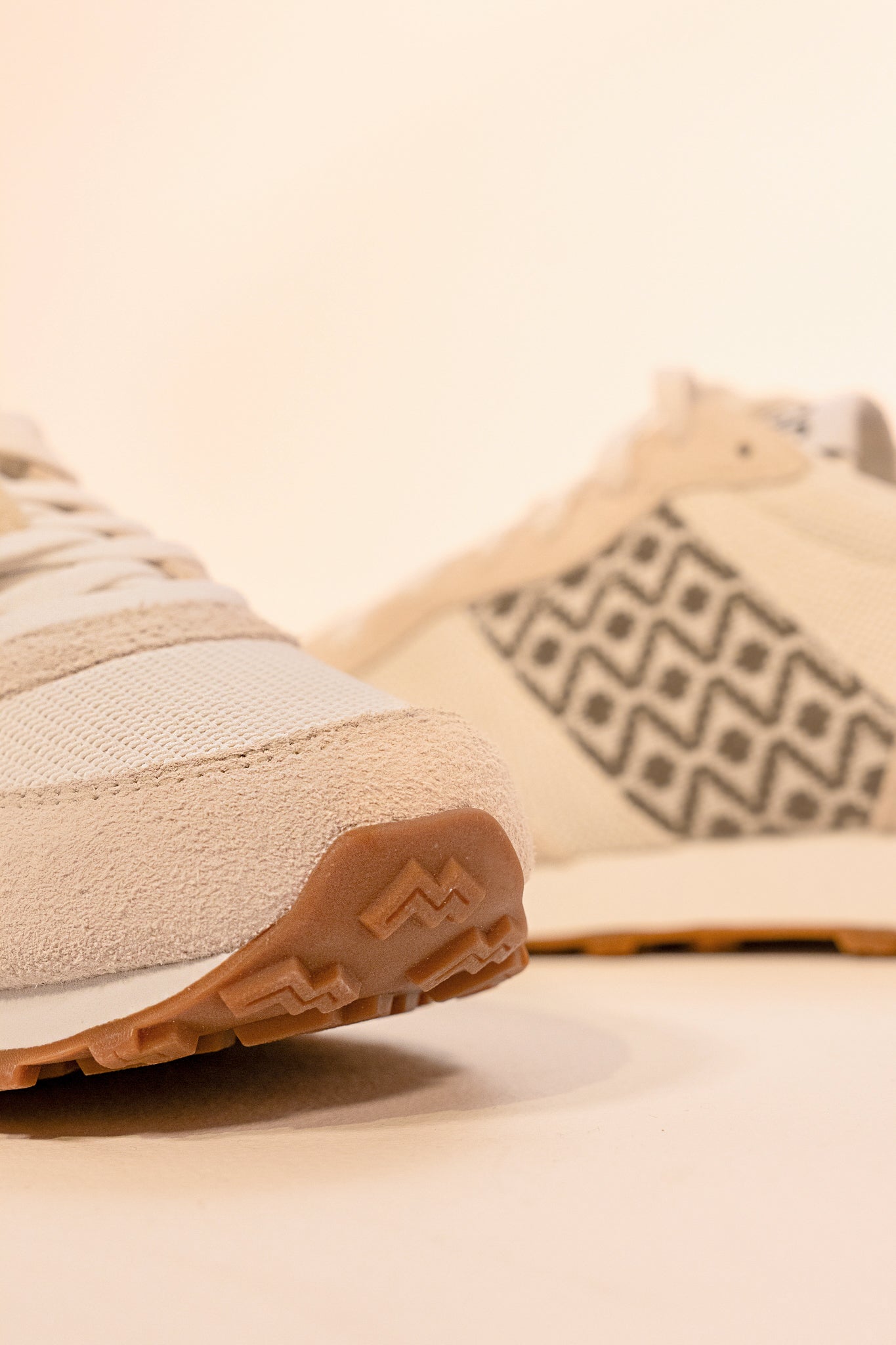 ngo shoes unisexe hoi an beige gris noir mesh l armoire poethique 6