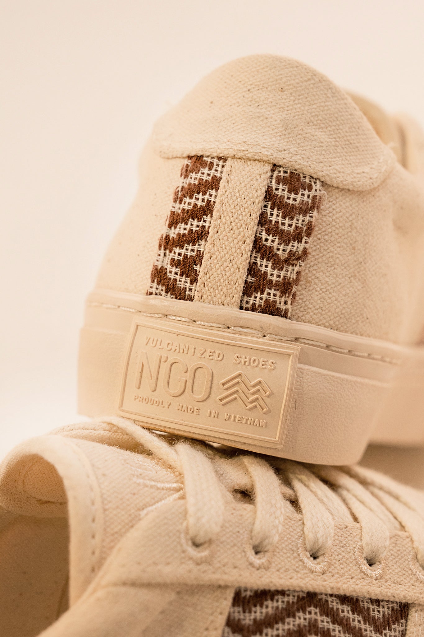 ngo shoes unisexe mai chau canvas macchiato beige marron coton bio l armoire poethique 2
