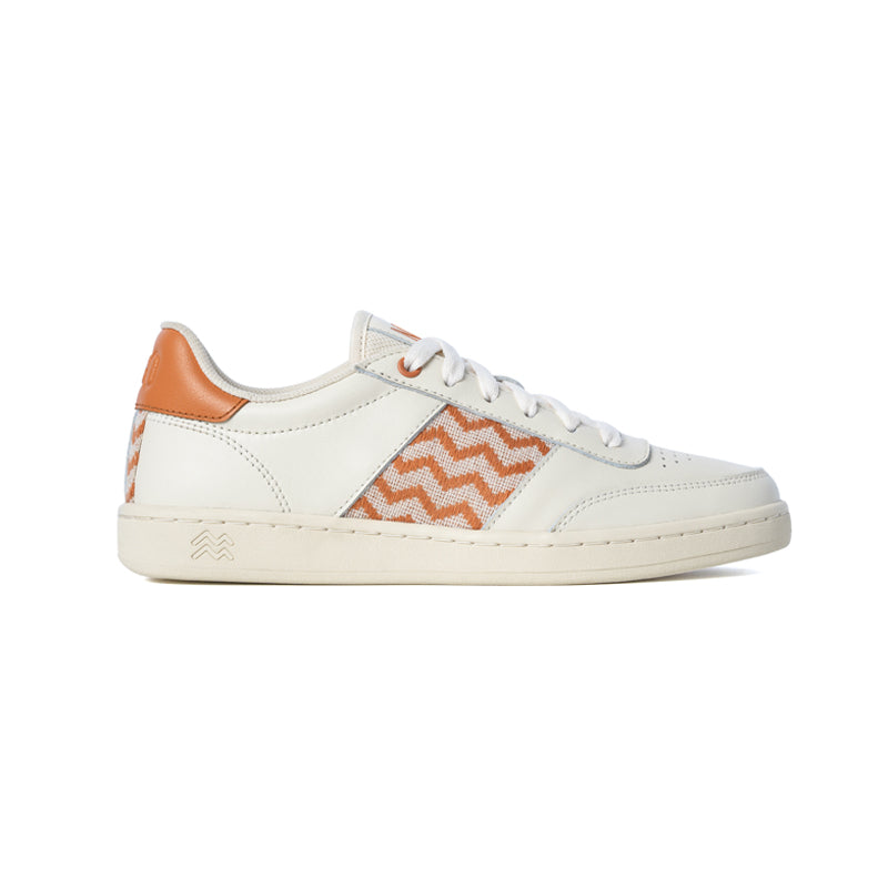 Saigon Classique '24 Apricot Leather Low-Top Sneakers · Cream and Orange